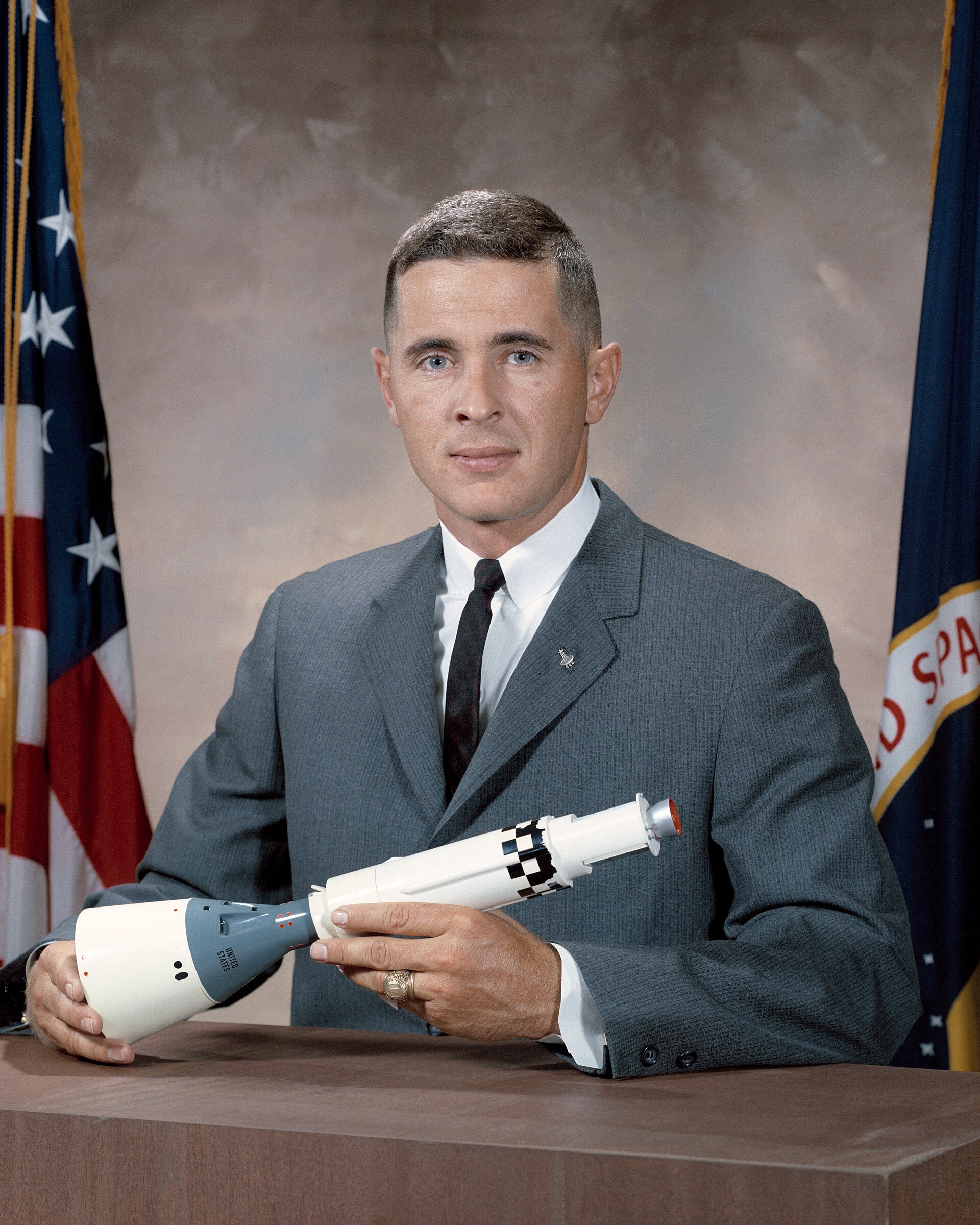 Imagem de referência de William Anders, descrito nos dados abertos como astronauta americano (1933-2024)