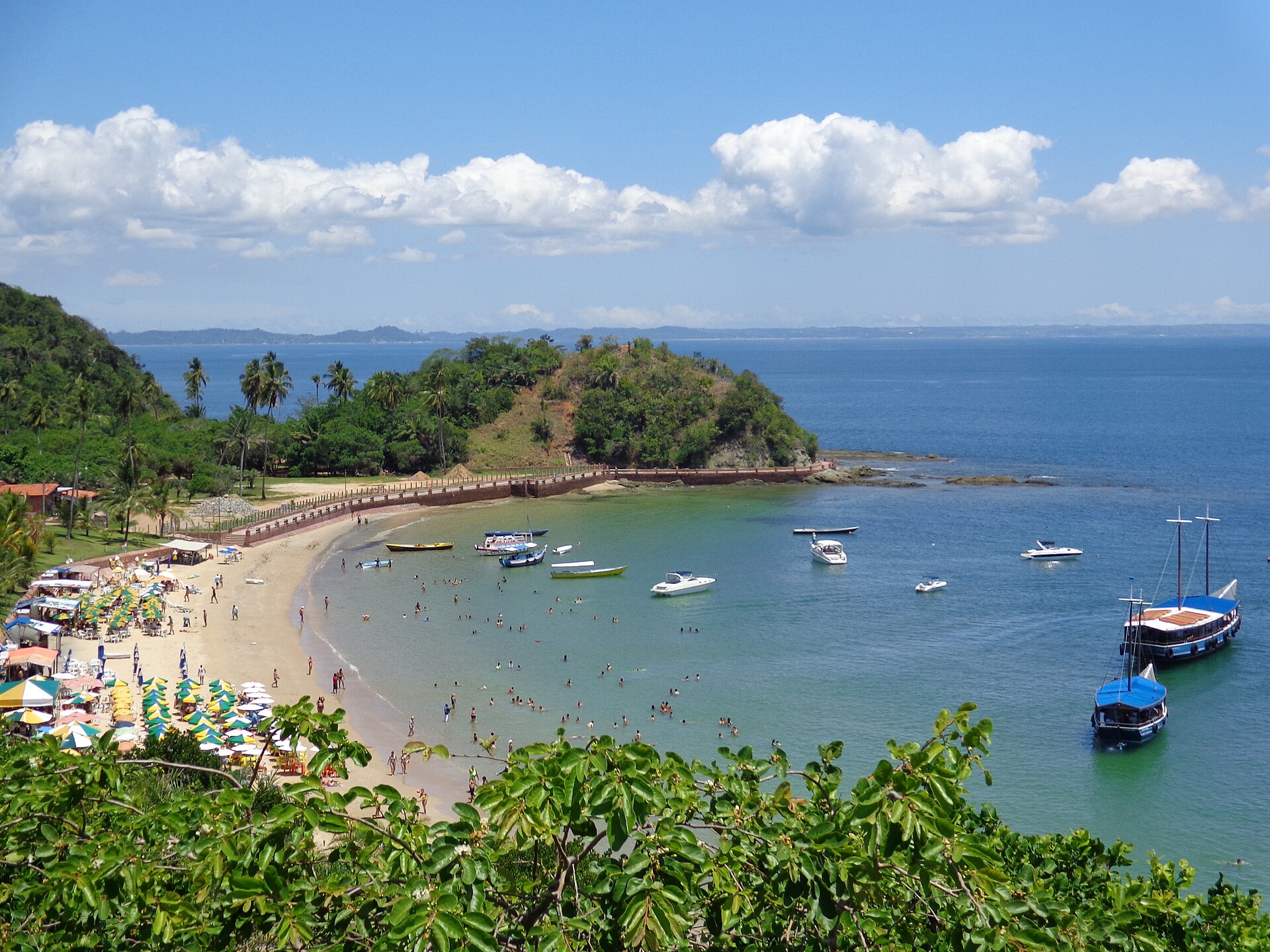 Imagem de referência de Ilha dos Frades, descrito nos dados abertos como ilha em Salvador, município do estado brasileiro da Bahia