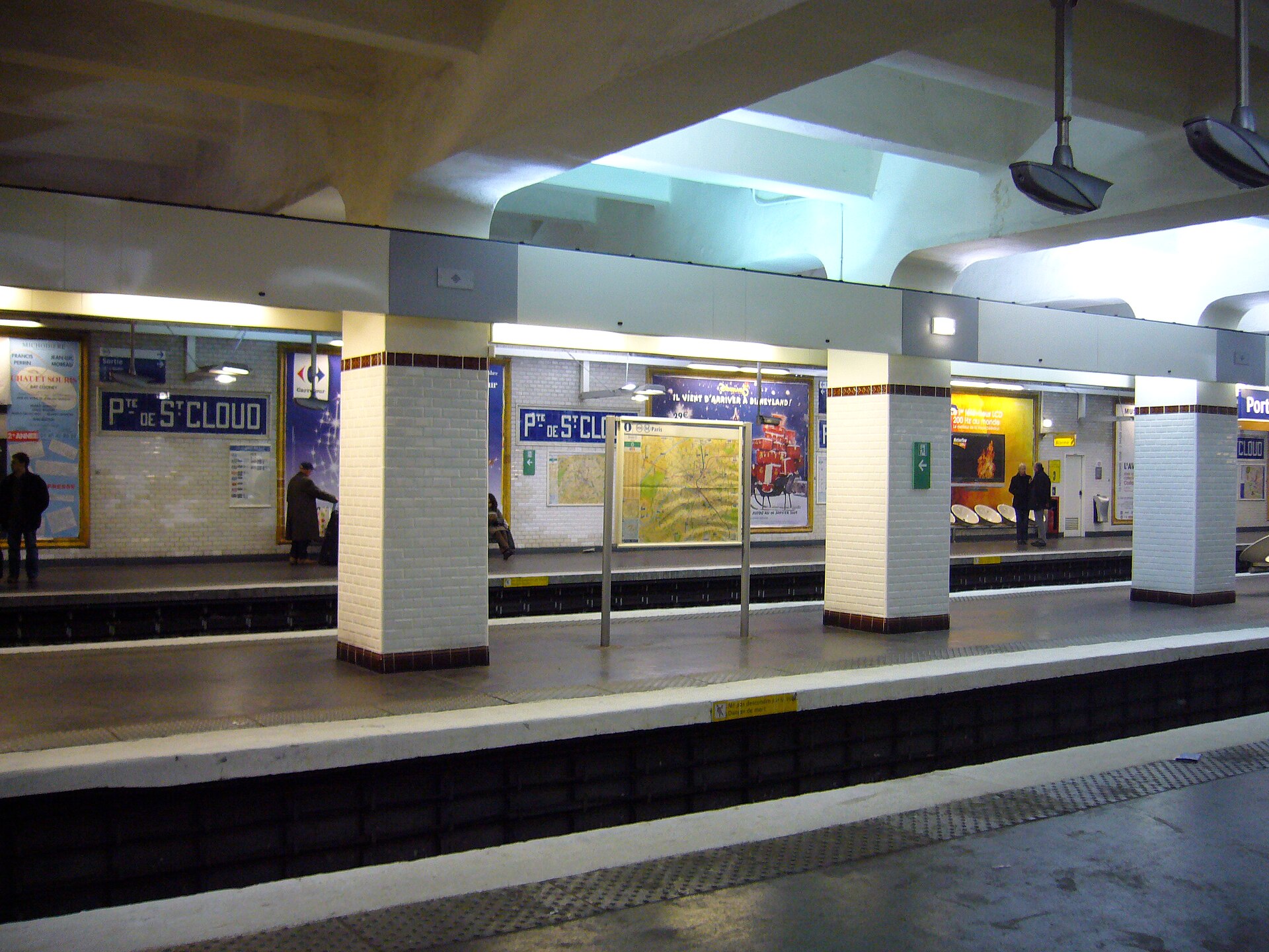 Imagem de referência de Porte de Saint-Cloud, descrito nos dados abertos como estação do Metropolitano de Paris