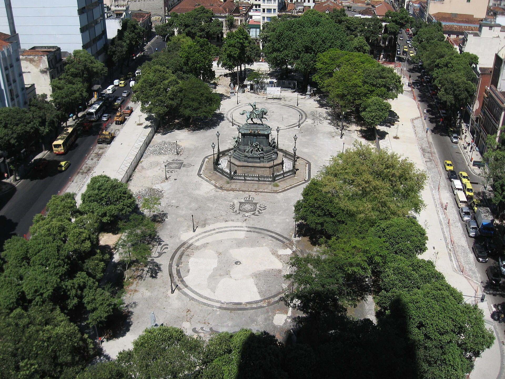 Imagem de referência de Praça Tiradentes, descrito nos dados abertos como praça no Rio de Janeiro