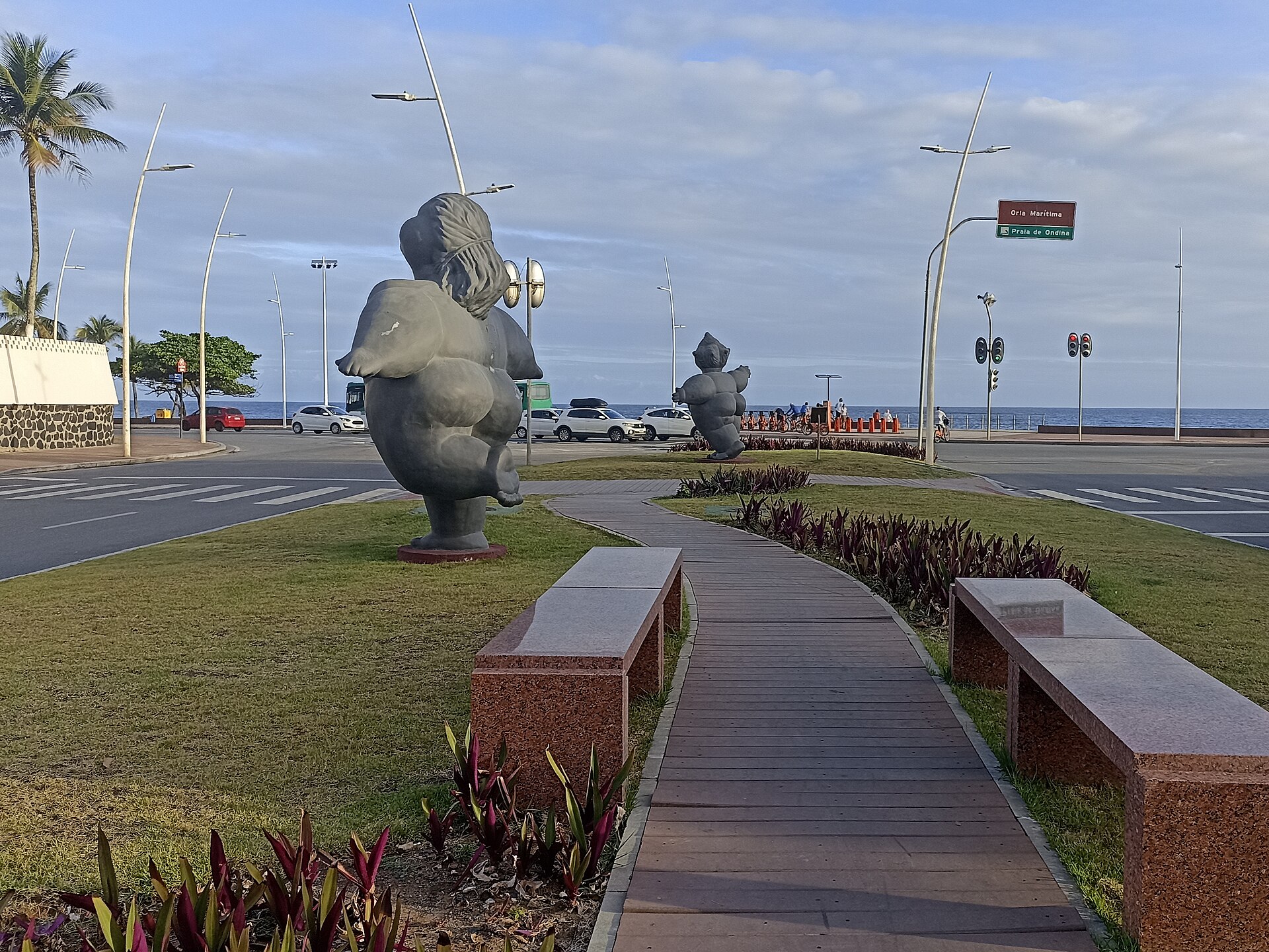 Imagem de referência de Avenida Milton Santos, descrito nos dados abertos como logradouro público em Salvador, município do estado brasileiro da Bahia