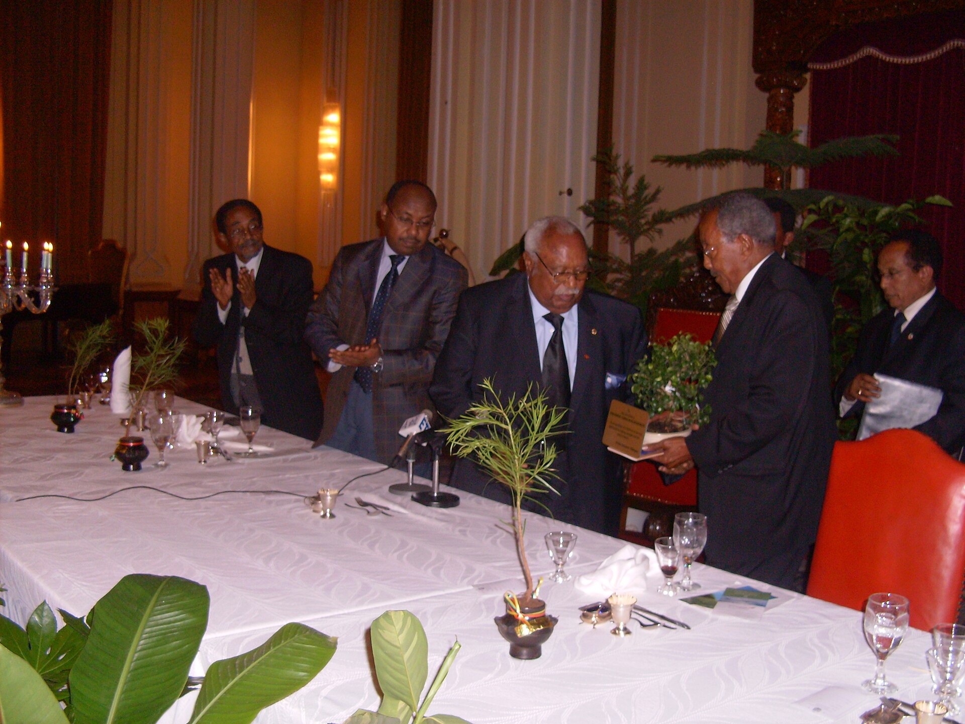 Imagem de referência de Girma Wolde-Giorgis, descrito nos dados abertos como atual presidente da Etiópia