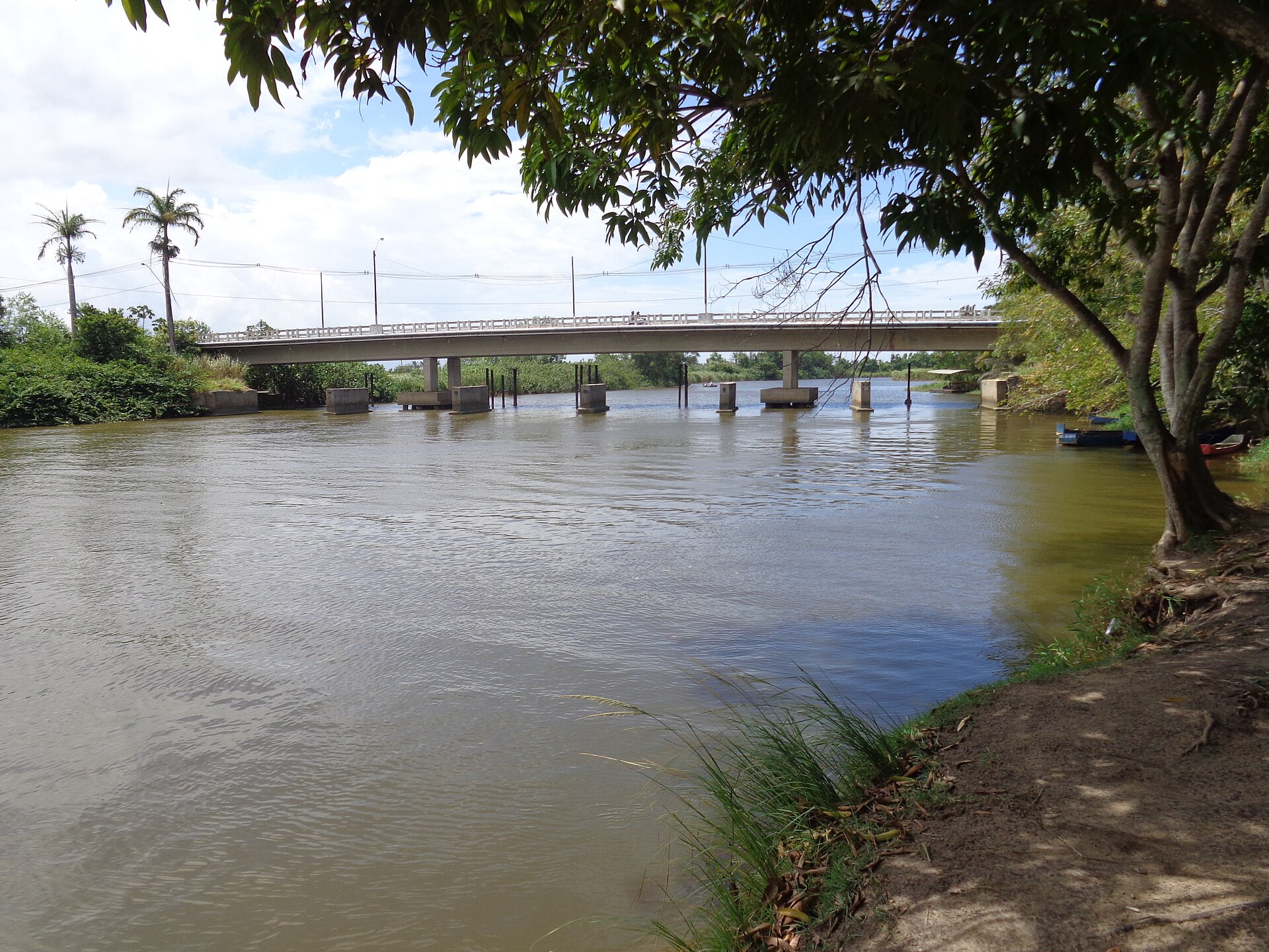 Imagem de referência de Rio Mariricu, descrito nos dados abertos como rio no estado do Espírito Santo, Brasil