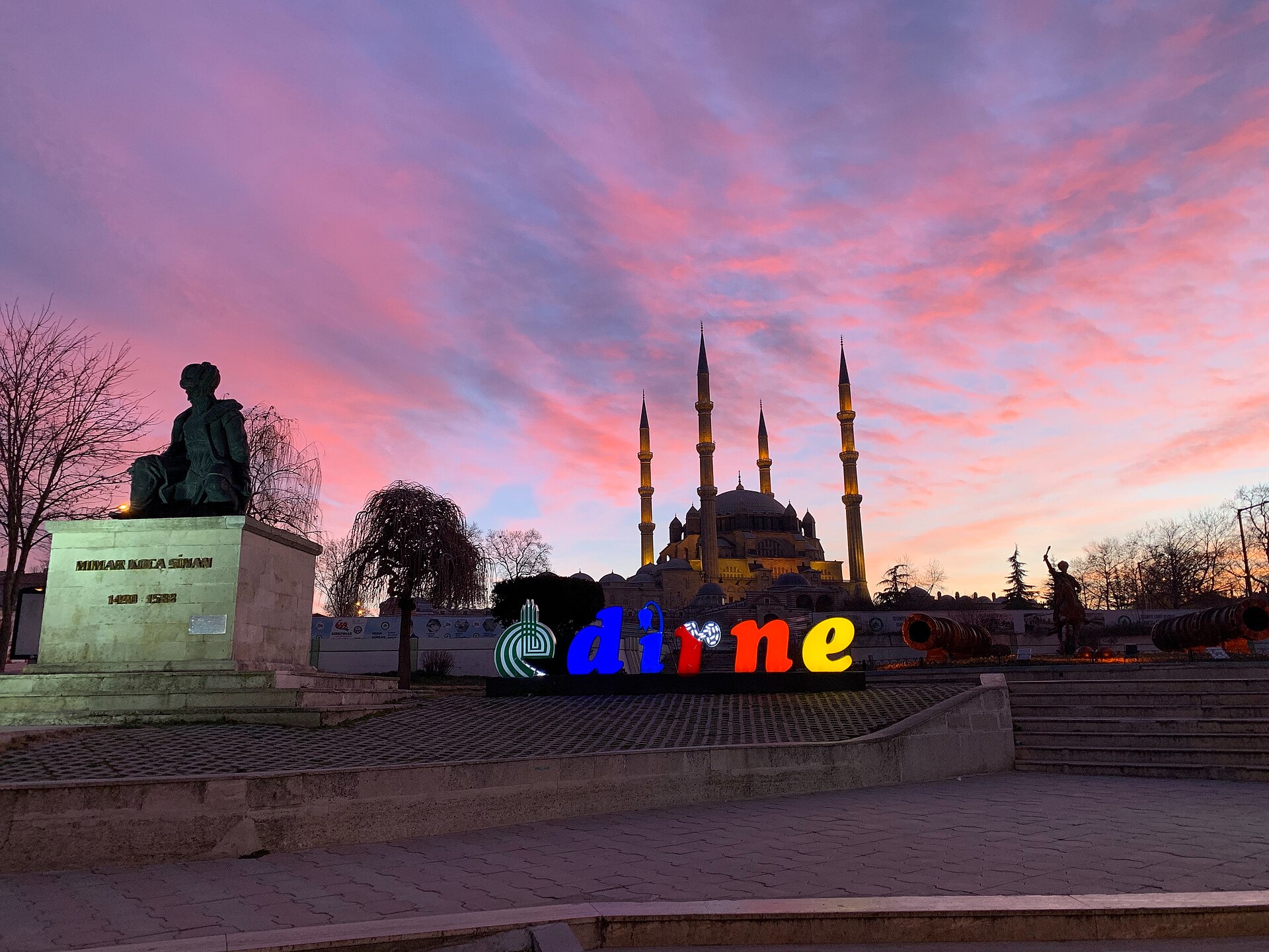 Imagem de referência relacionada a Edirne, item descrito como distrito e cidade capital da província de Edirne, Turquia