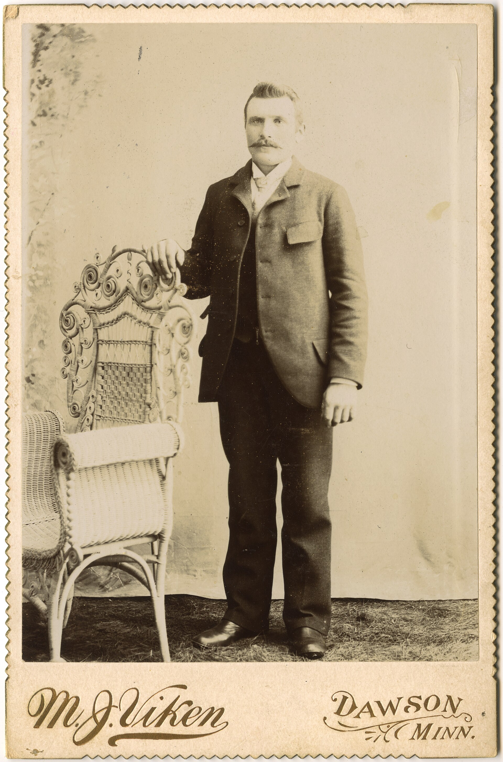Imagem de referência relacionada a Albert F. Dawson, item descrito como político americano