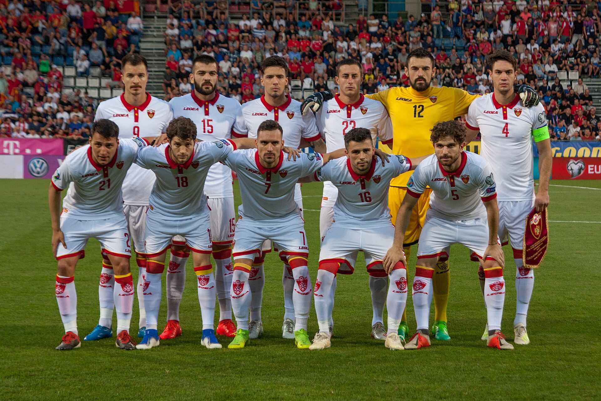 Imagem de referência de Seleção Montenegrina de Futebol, descrito nos dados abertos como equipe que representa Montenegro nas competições internacionais e continentais da UEFA e da FIFA