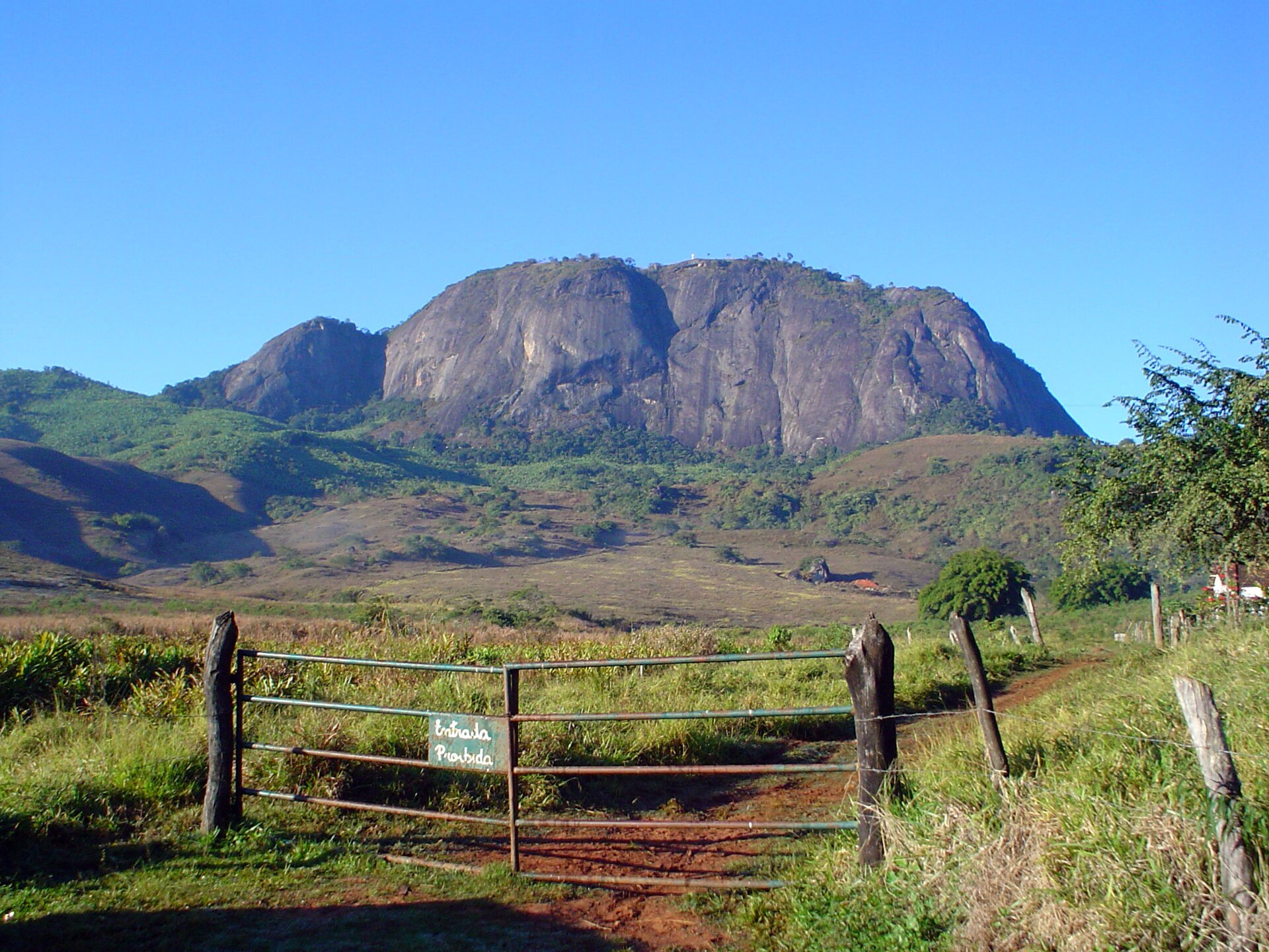 Imagem de referência de Pedrão (Pedralva), descrito nos dados abertos como montanha brasileira localizada no município de Pedralva, Minas Gerais
