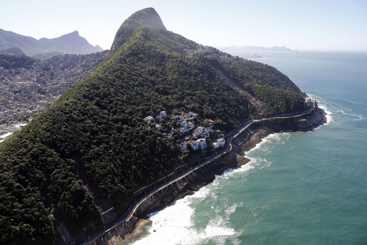 Imagem de referência de Avenida Niemeyer, descrito nos dados abertos como avenida no Rio de Janeiro, Brasil