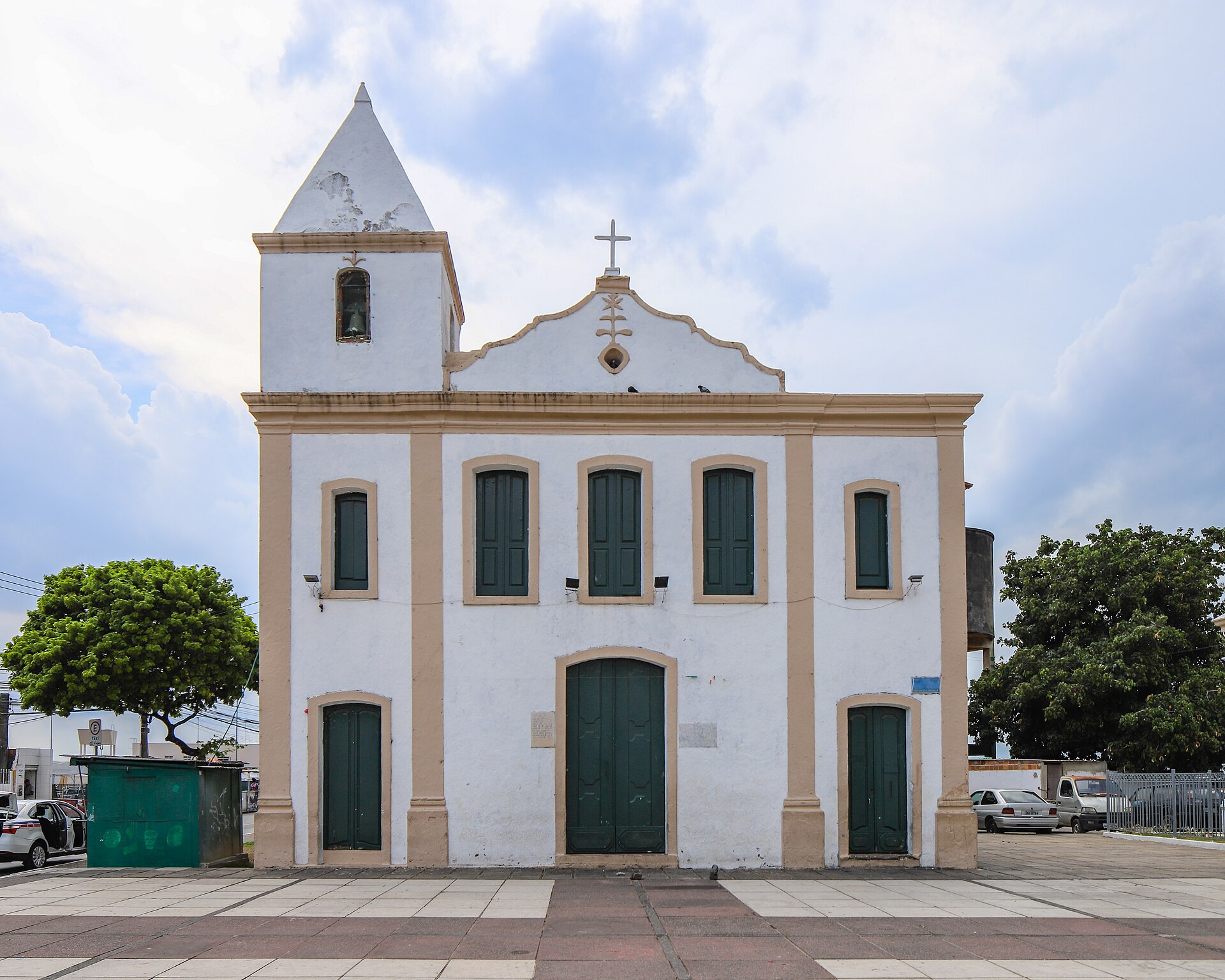Imagem de referência de Largo de Pirajá, descrito nos dados abertos como logradouro público em Salvador, Bahia, Brasil