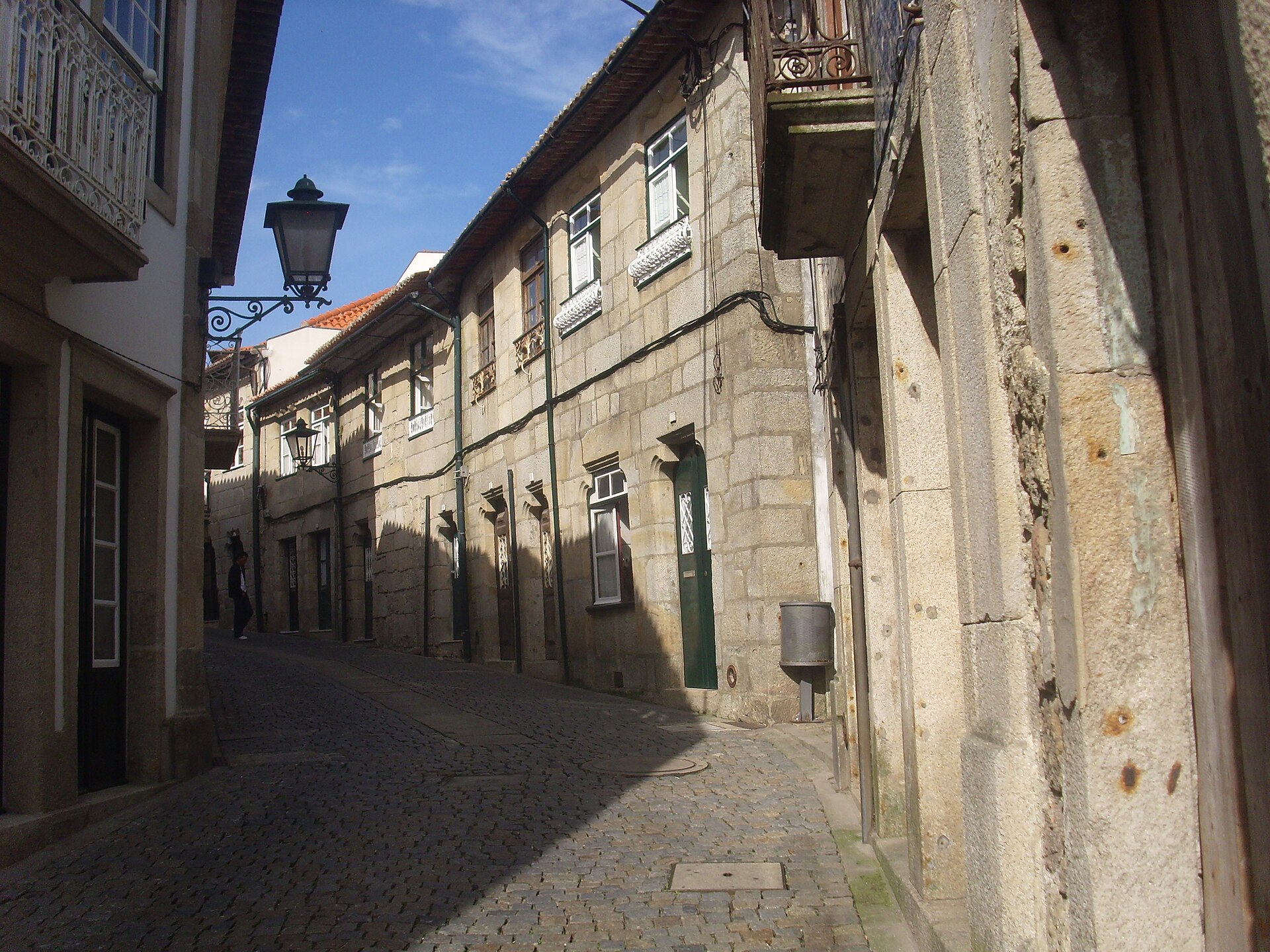 Imagem de referência relacionada a Vila da Rua, item descrito como povoação portuguesa sede da Freguesia de Vila da Rua do Município de Moimenta da Beira
