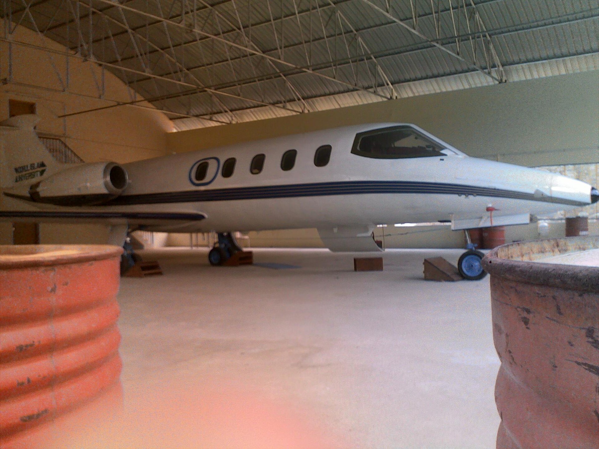 Imagem de referência de Learjet 35, descrito nos dados abertos como aeronave executiva bimotor de médio porte de alta performance norte-americana