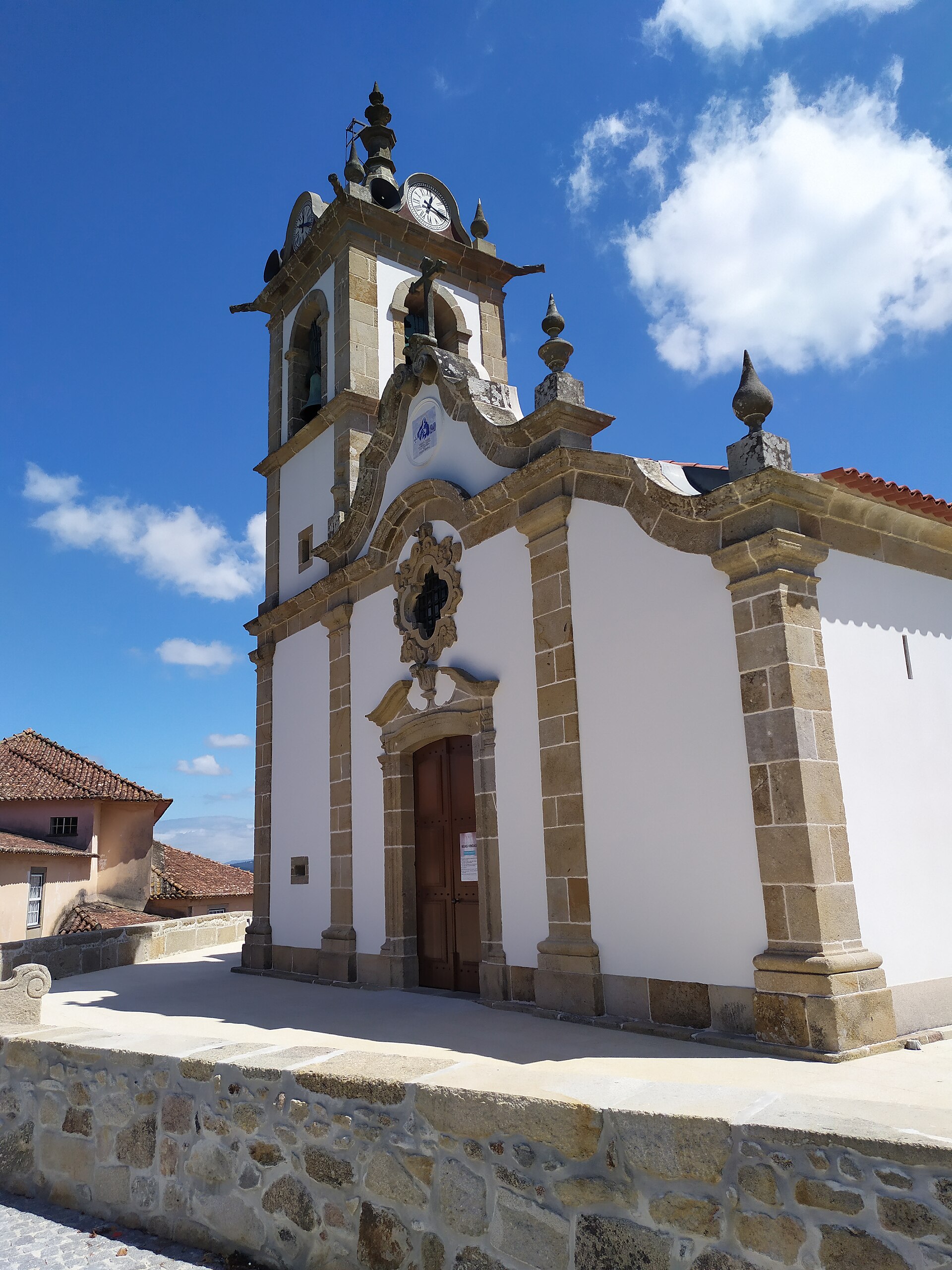 Imagem de referência relacionada a Quintiães, item descrito como povoação portuguesa do Município de Barcelos