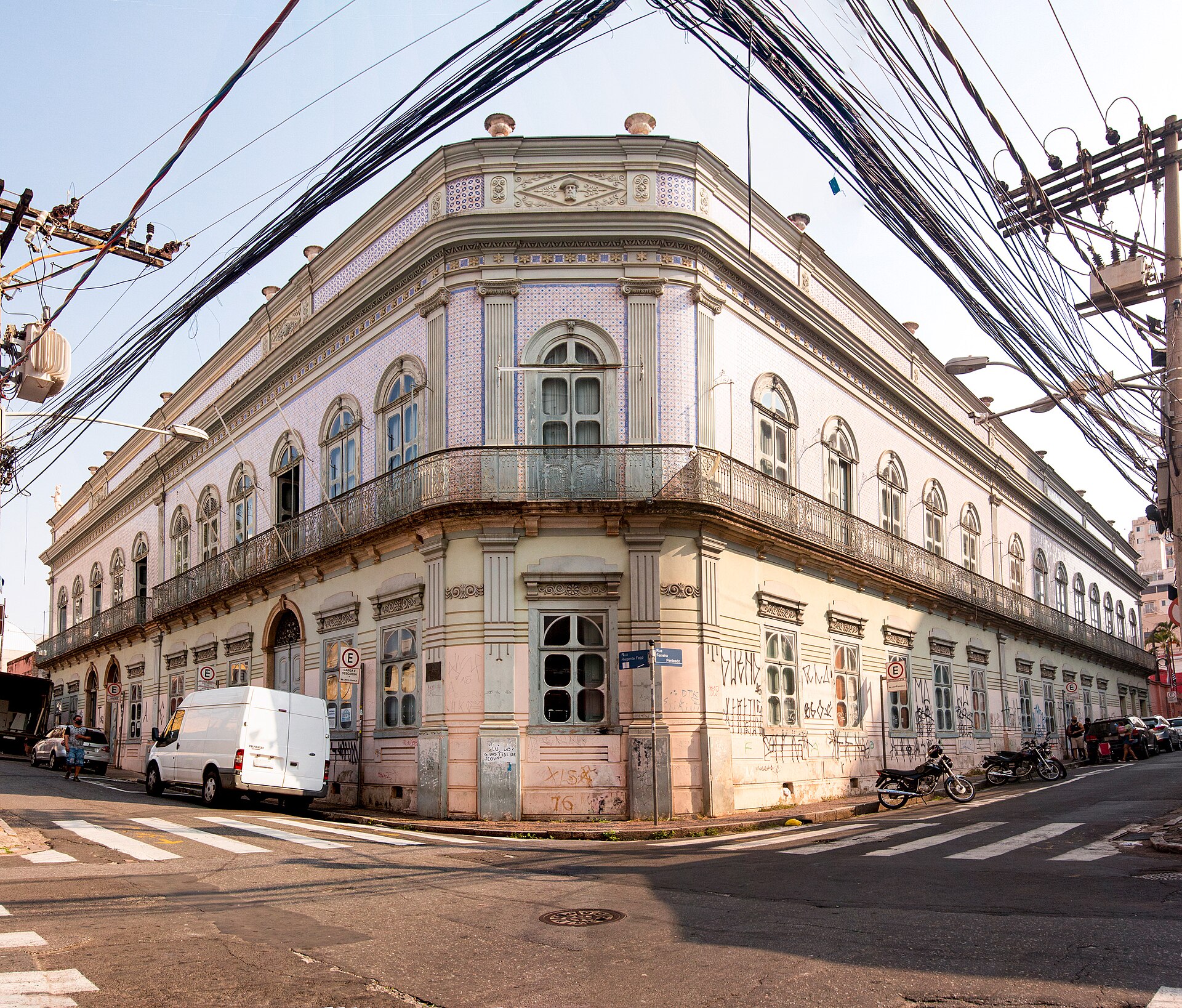 Imagem de referência relacionada a Palácio dos Azulejos, item descrito como edifício em Campinas, Brasil