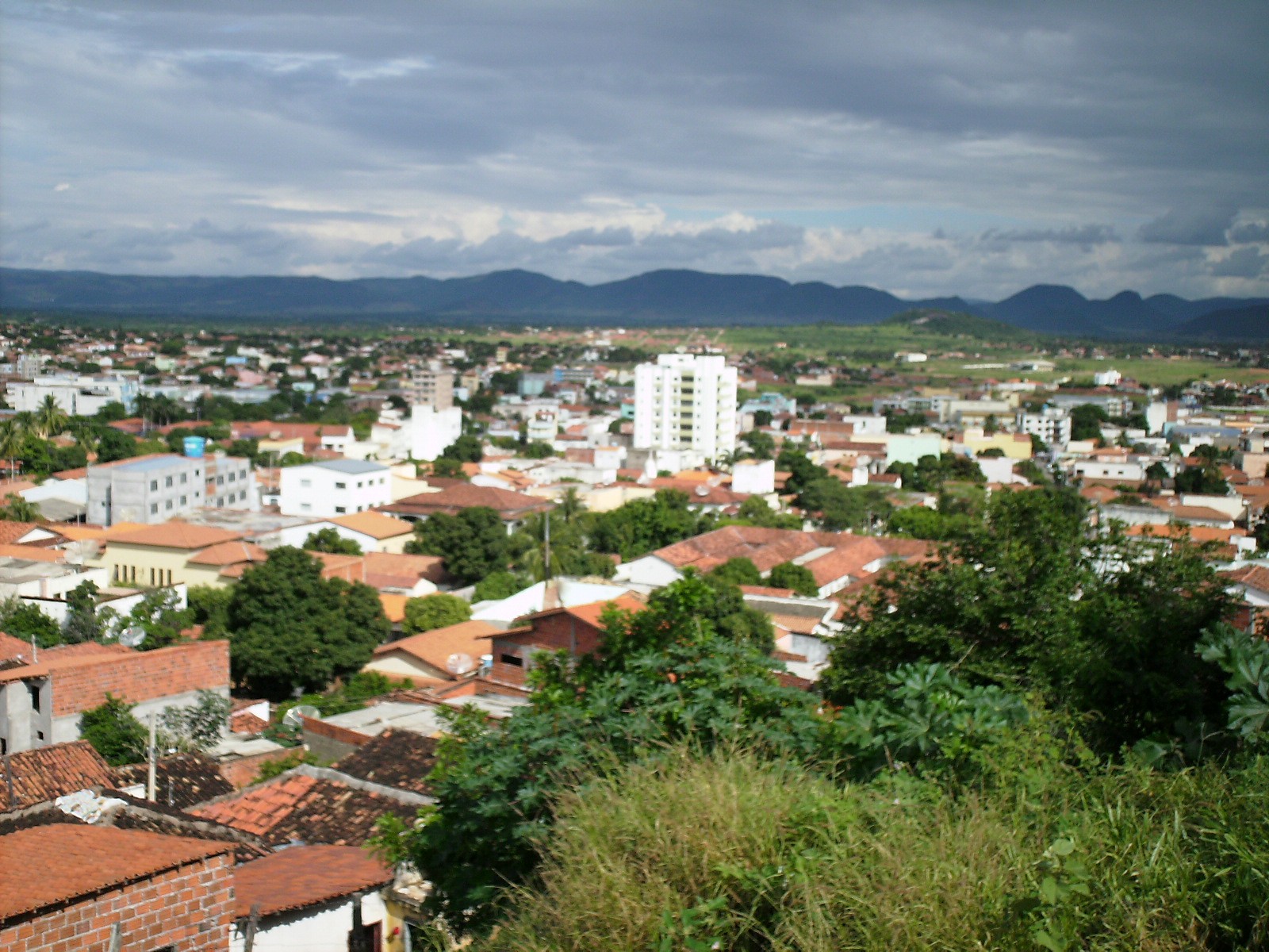 Imagem de referência de Guanambi, descrito nos dados abertos como município do Estado da Bahia, Brasil