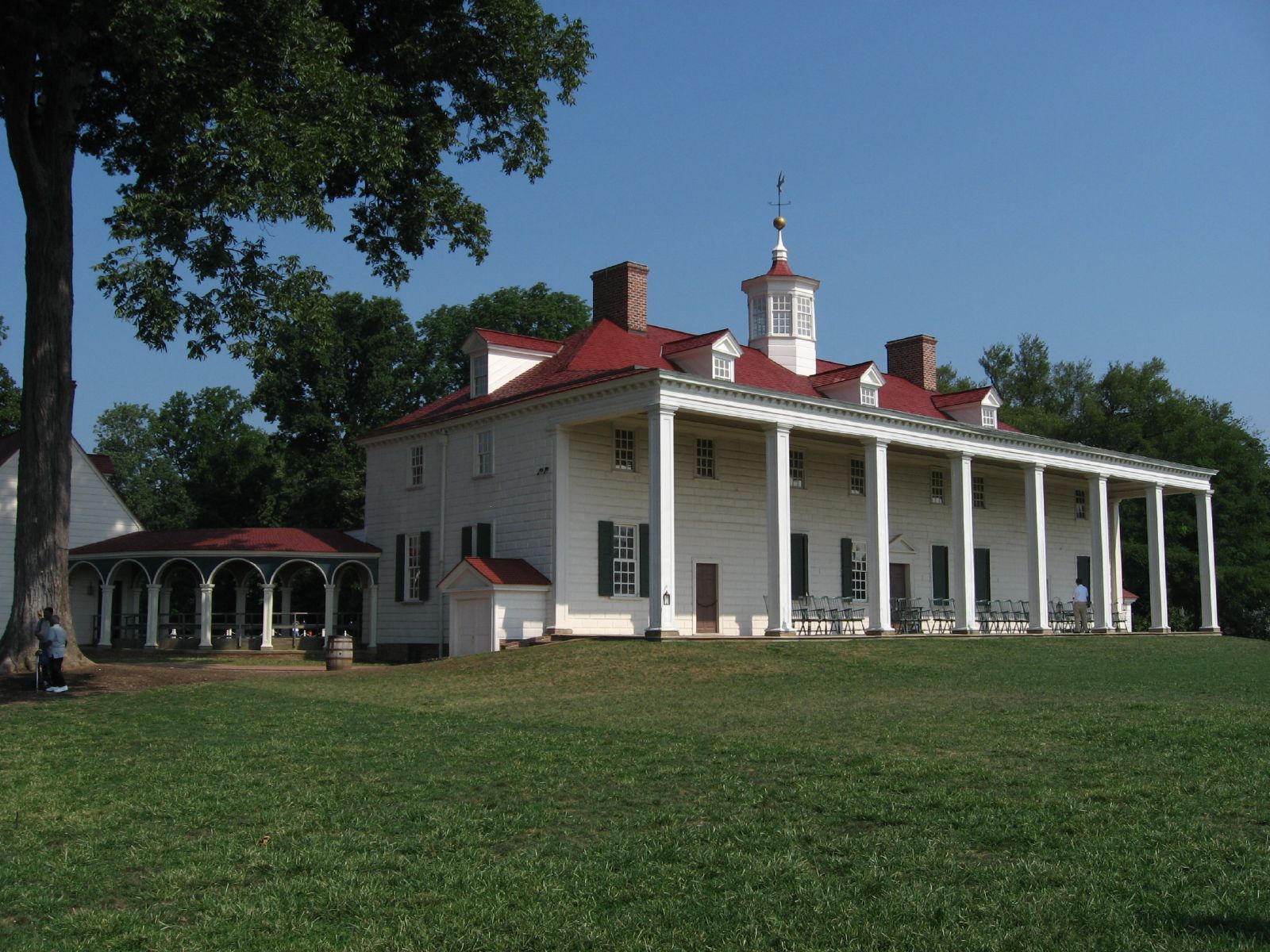 Imagem de referência de Mount Vernon, descrito nos dados abertos como propriedade rural de George Washington, no condado americano de Fairfax, Virgínia
