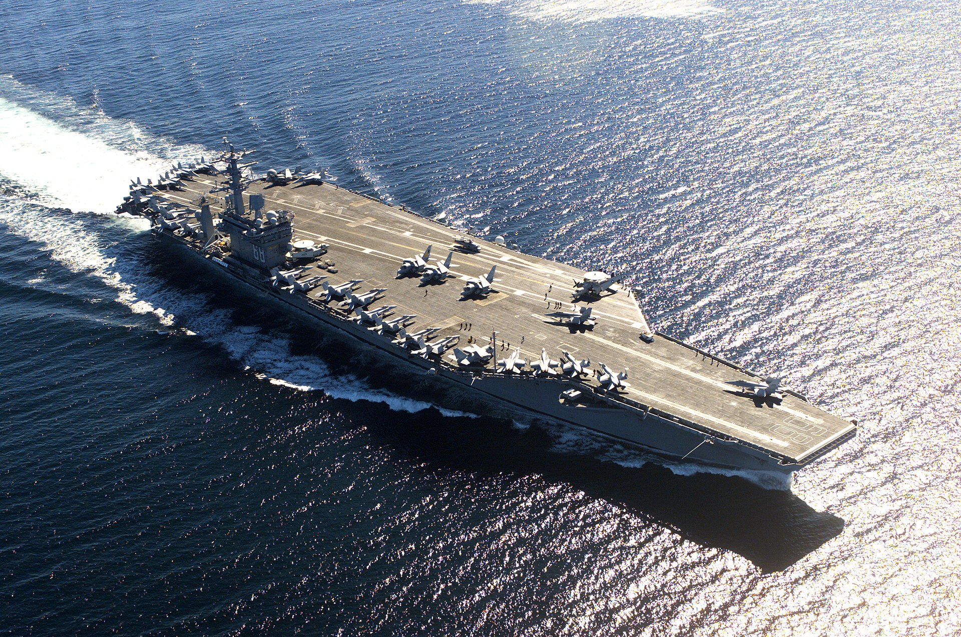 Imagem de referência de Classe Nimitz, descrito nos dados abertos como classe de navios porta-aviões da marinha dos Estados Unidos