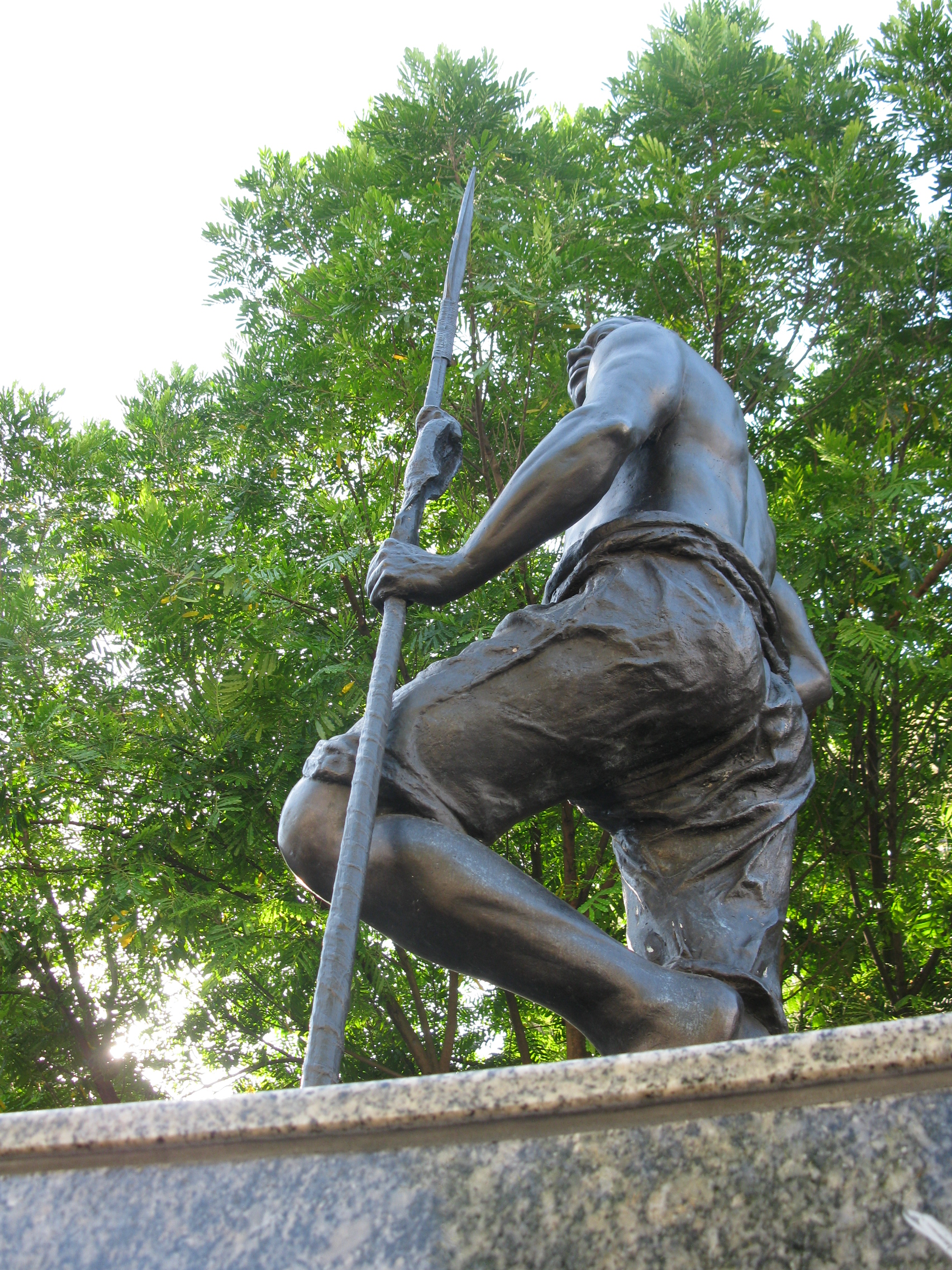 Imagem de referência de Estátua Zumbi dos Palmares, descrito nos dados abertos como monumento em Salvador, Bahia, Brasil