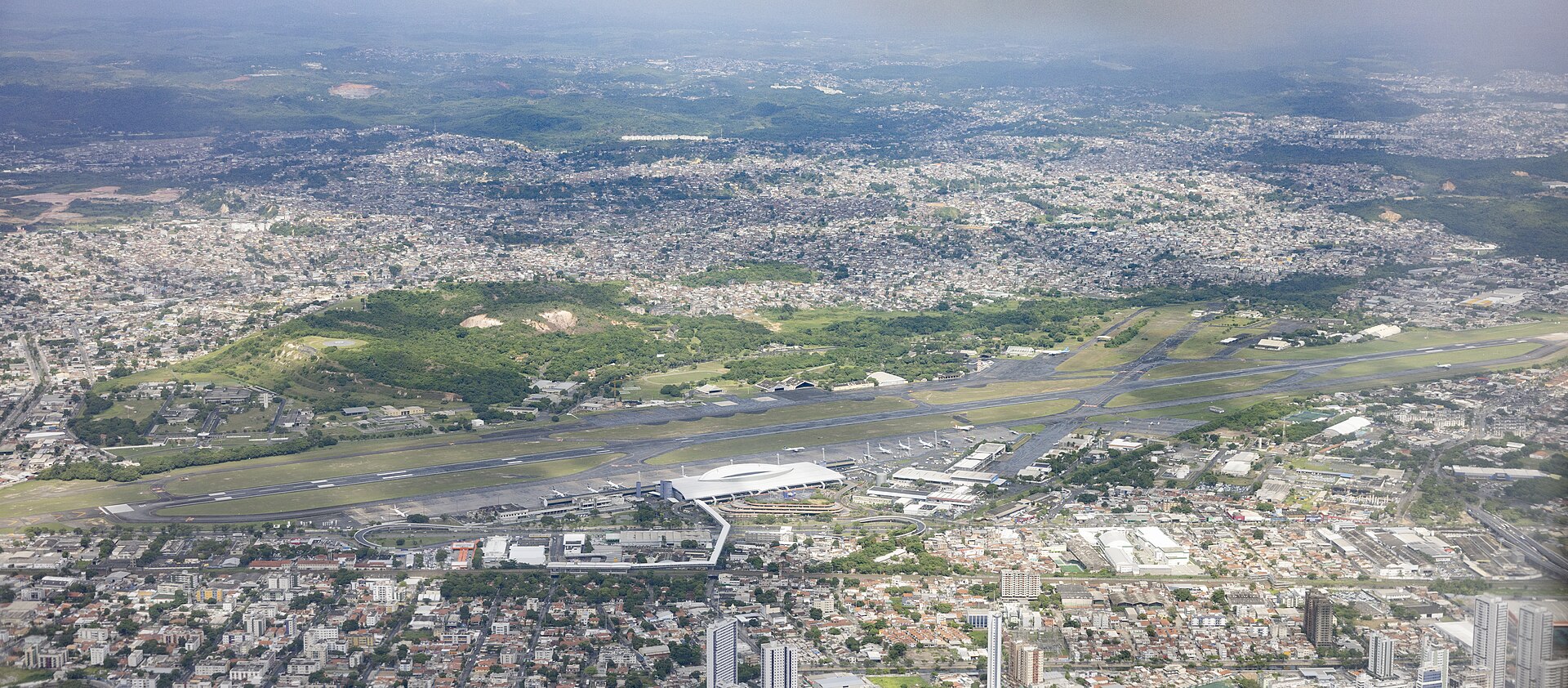 Imagem de referência de Aeroporto Internacional do Recife-Guararapes, descrito nos dados abertos como aeroporto localizado no Recife, em Pernambuco