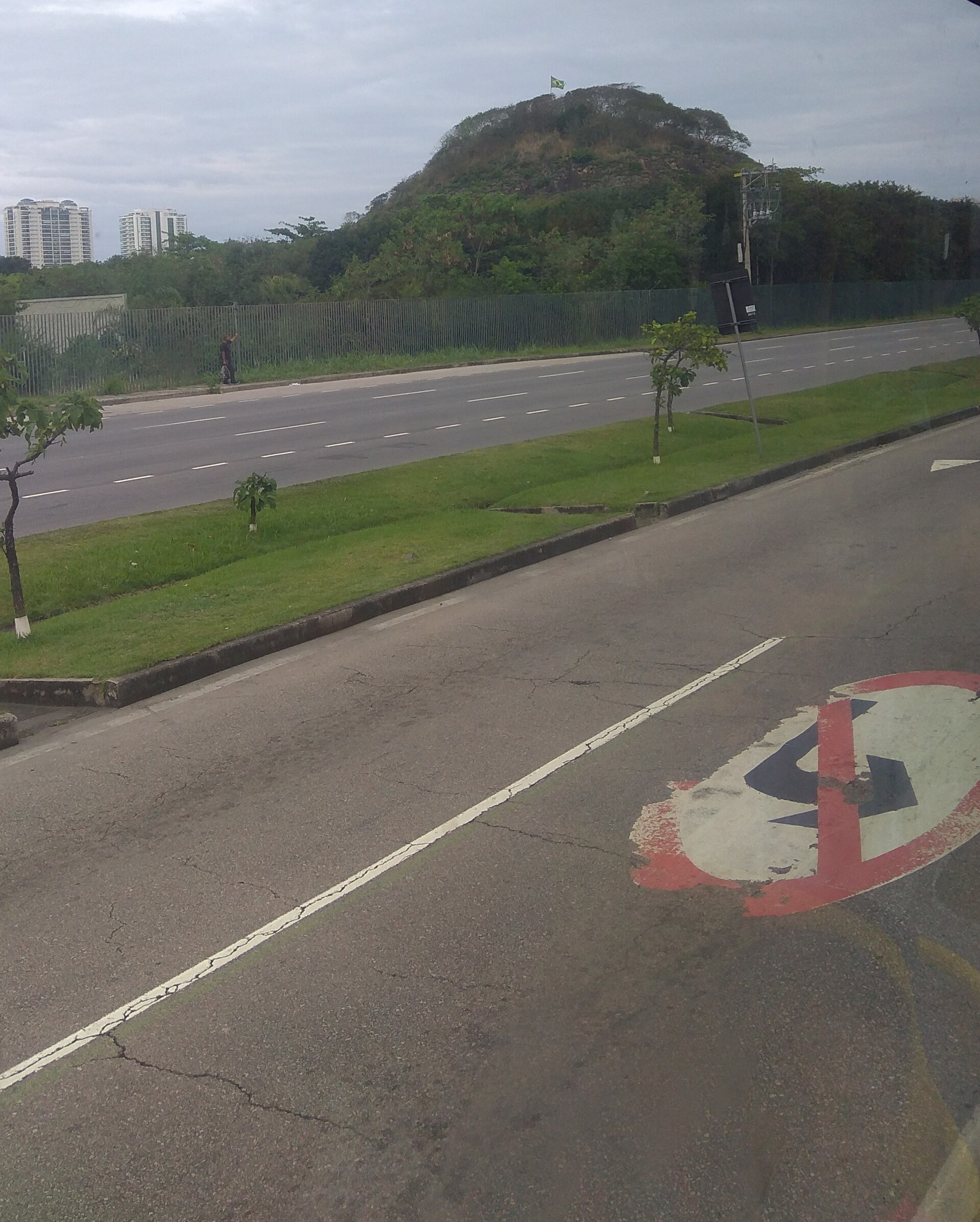 Imagem de referência de Pedra de Itaúna, descrito nos dados abertos como montanha no Rio de Janeiro