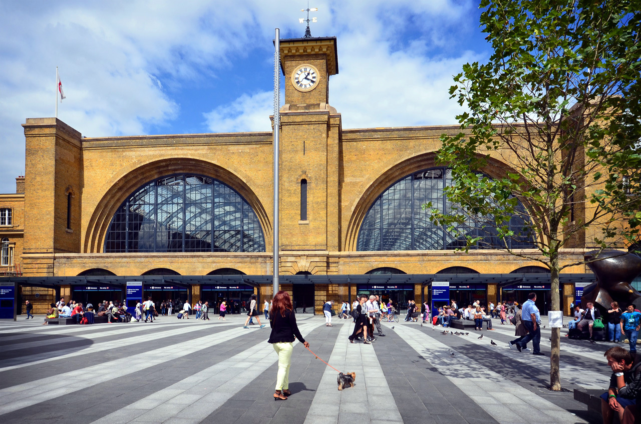 Imagem de referência de Estação de King's Cross, descrito nos dados abertos como estação ferroviária em Londres