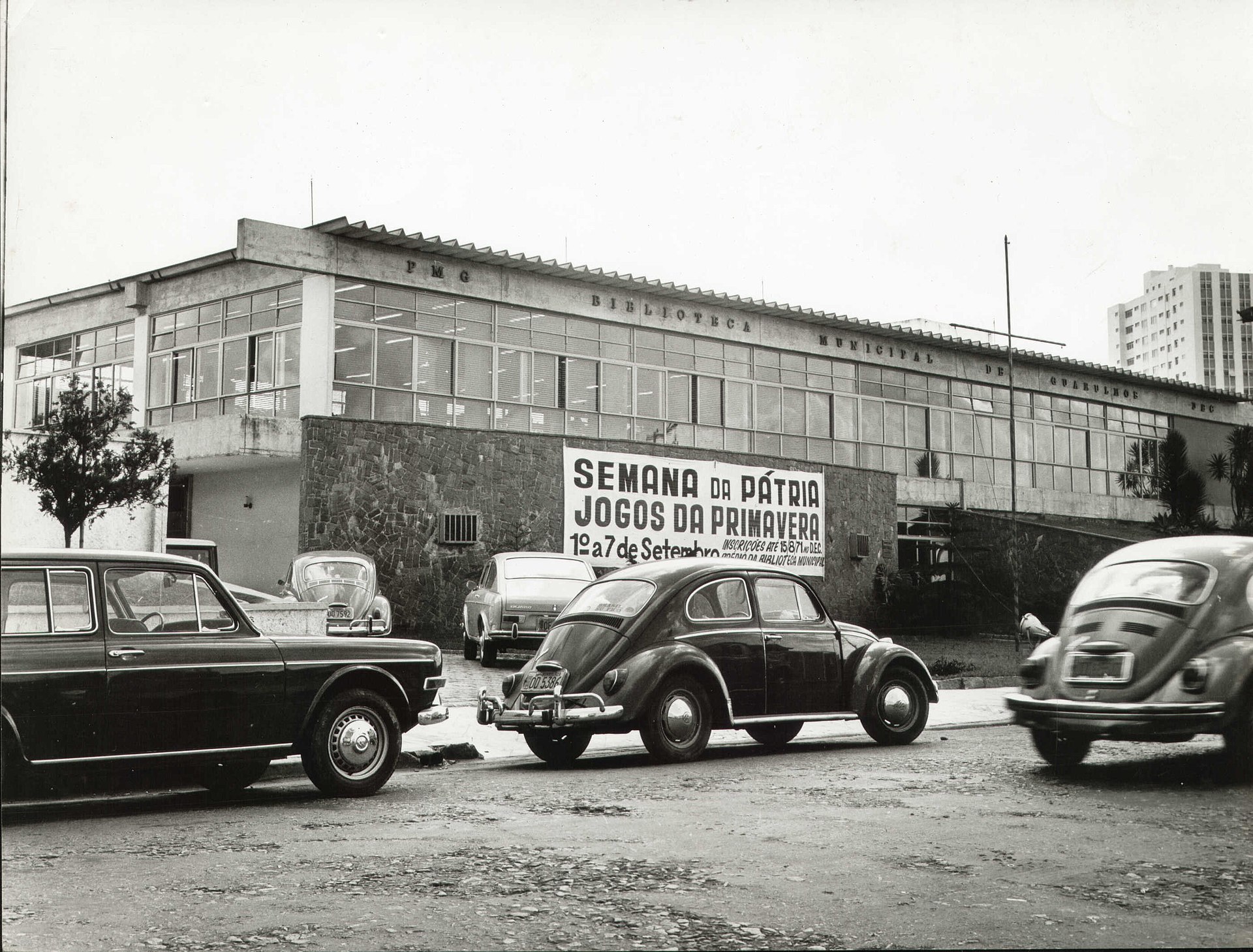 Imagem de referência de Biblioteca Pública Municipal Monteiro Lobato, descrito nos dados abertos como biblioteca pública em Guarulhos, São Paulo