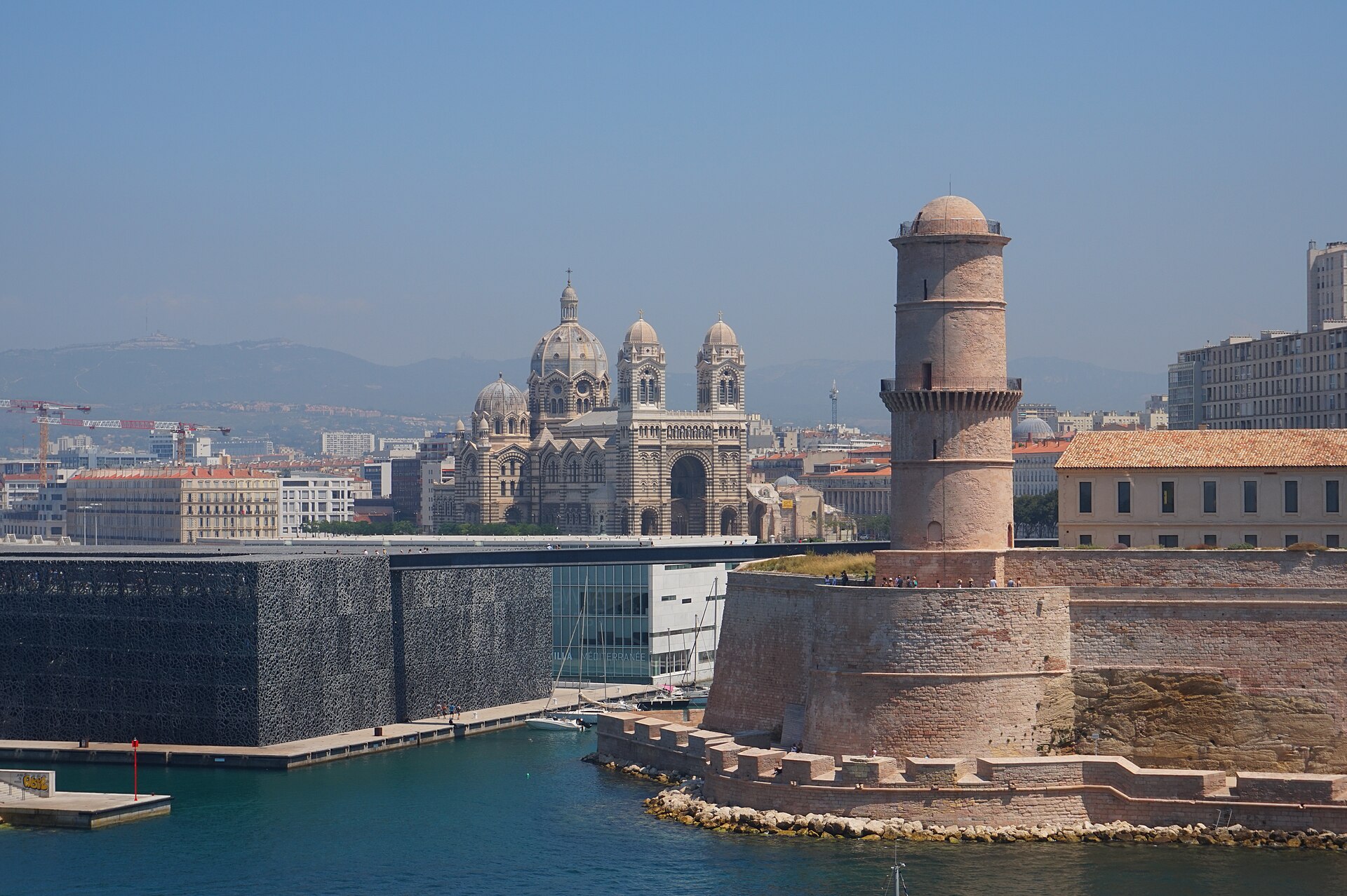Imagem de referência de MuCEM, descrito nos dados abertos como museu em Marselha, França