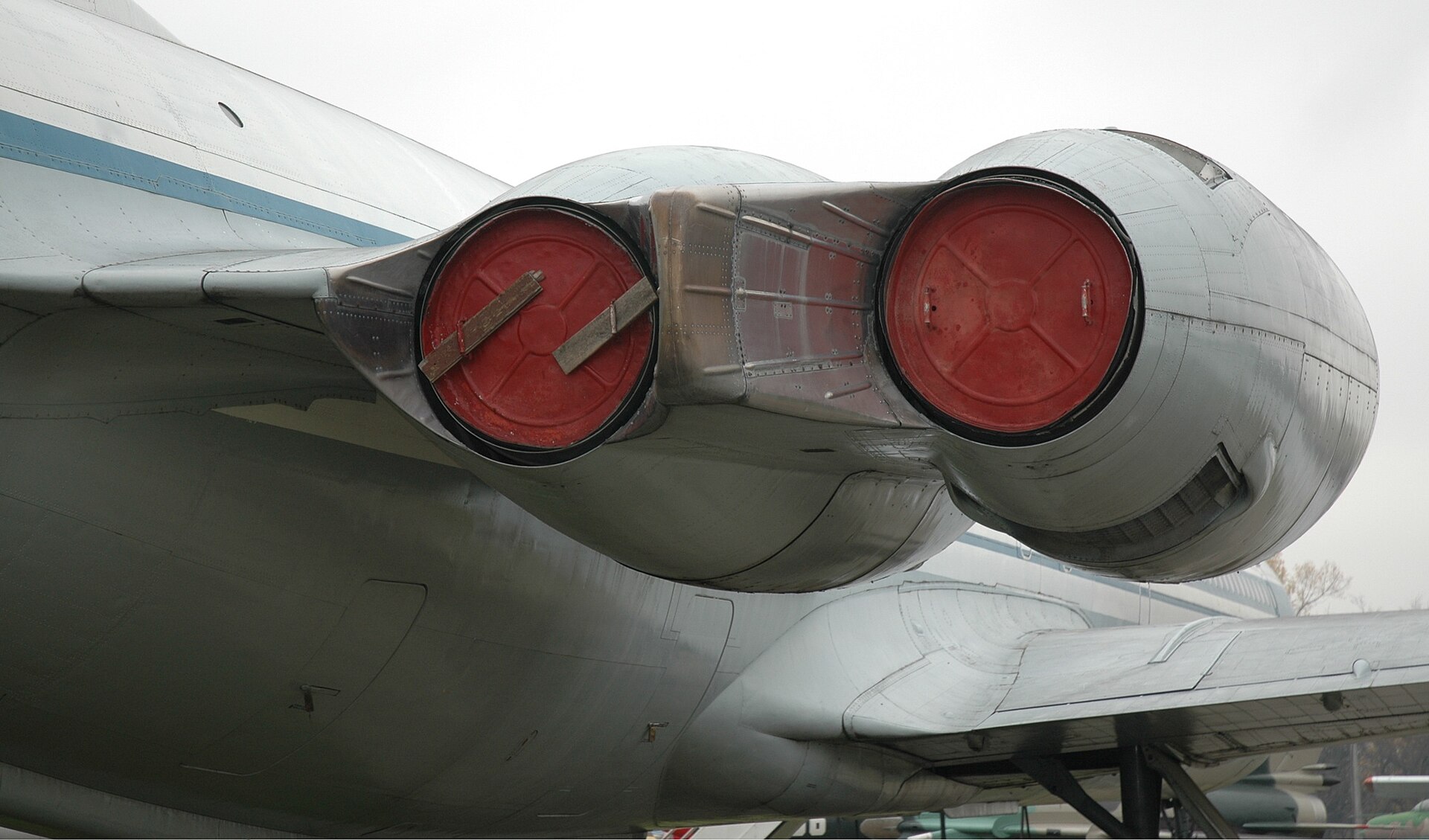 Imagem de referência de Ilyushin Il-62, descrito nos dados abertos como aeronave Soviética