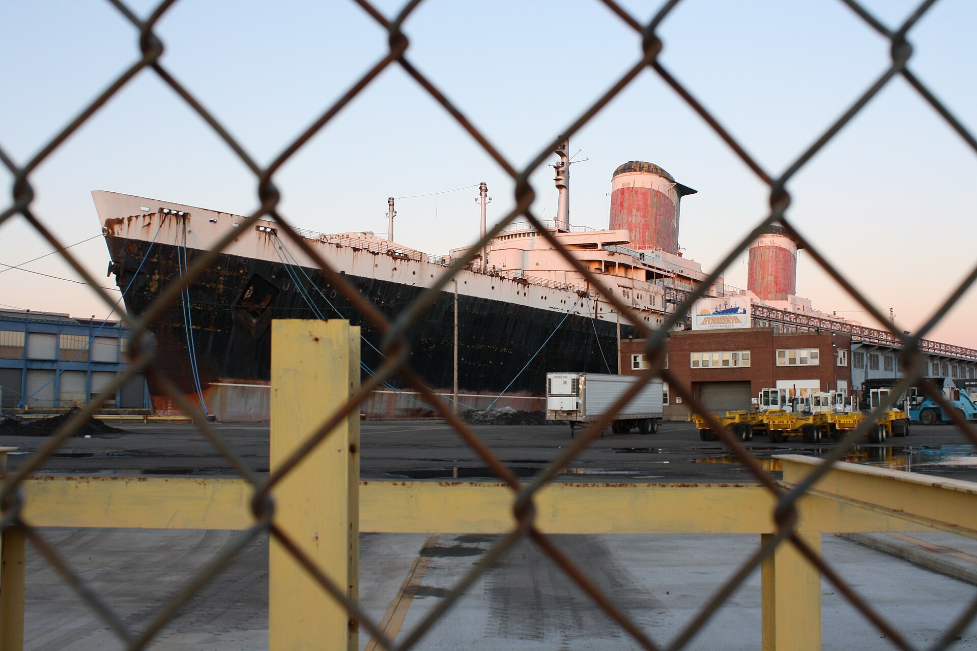 Imagem de referência de SS United States, descrito nos dados abertos como navio de passageiros
