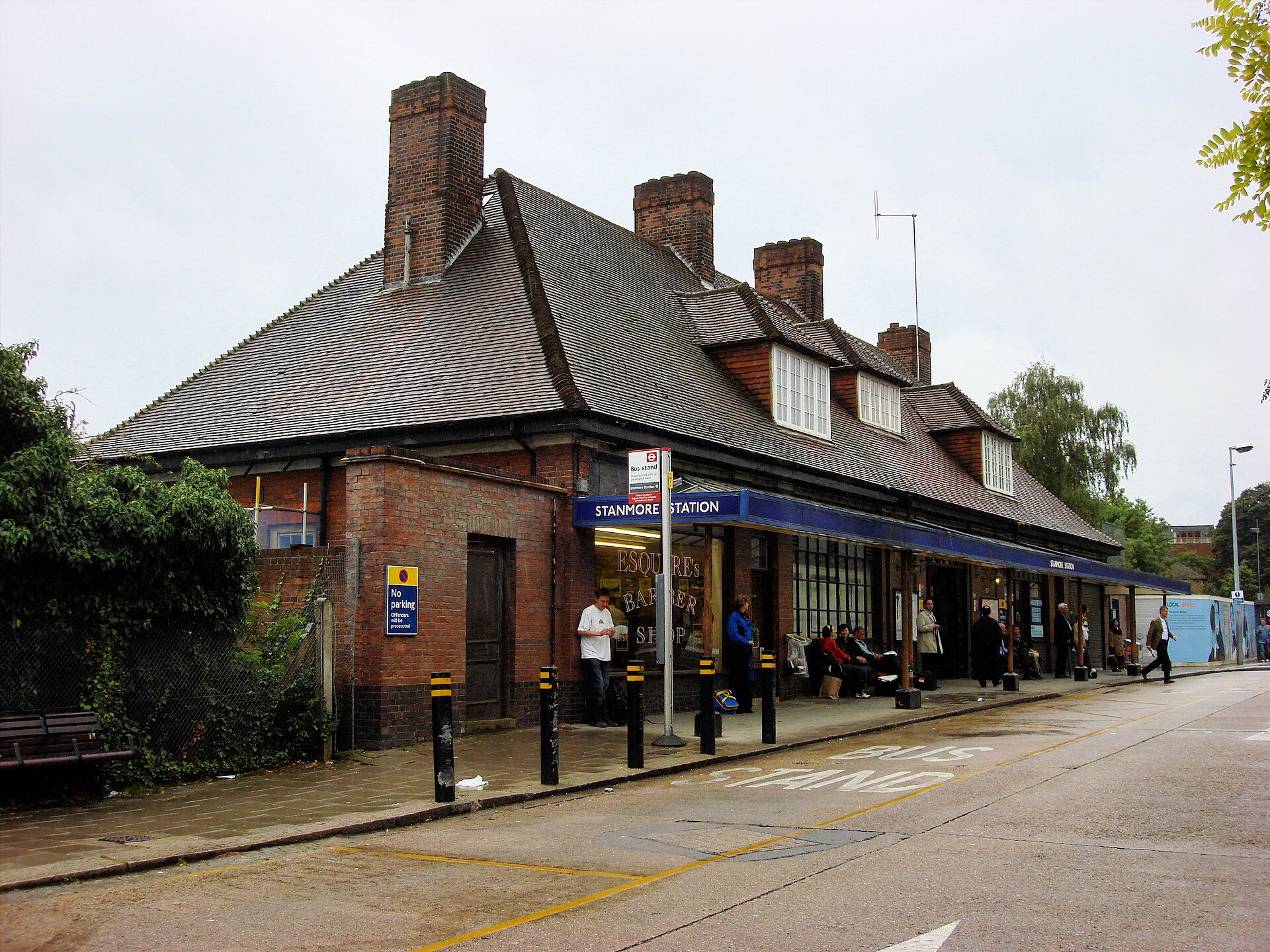 Imagem de referência de Stanmore (Metropolitano de Londres), descrito nos dados abertos como estação do metrô de Londres