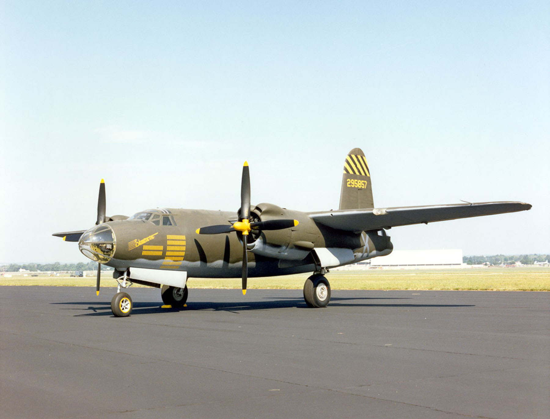 Imagem de referência de Martin B-26 Marauder, descrito nos dados abertos como avião usado na 2 guerra mundial entre 1941-1949