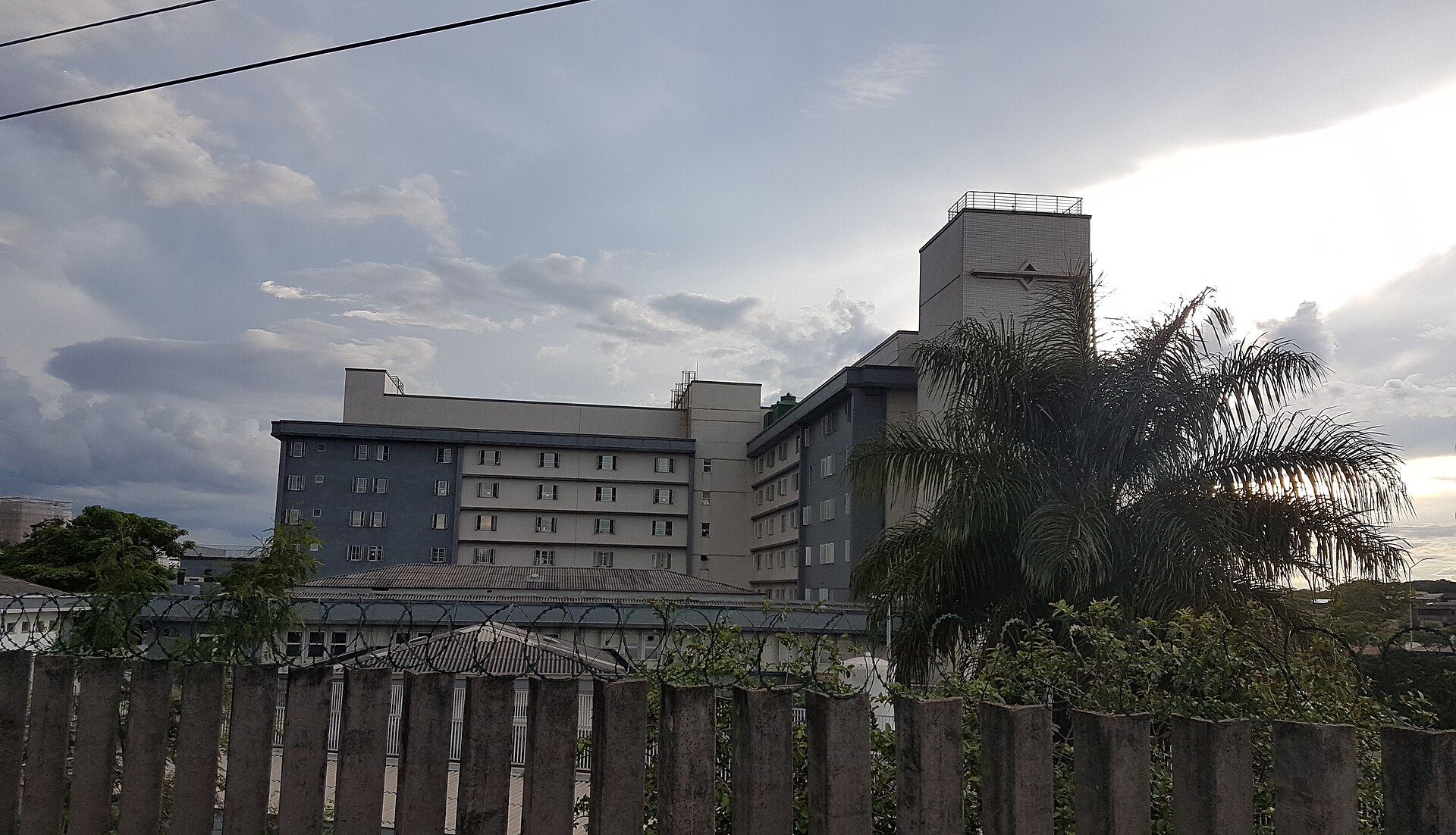 Imagem de referência de Hospital Risoleta Tolentino Neves, descrito nos dados abertos como hospital em Belo Horizonte, Brasil