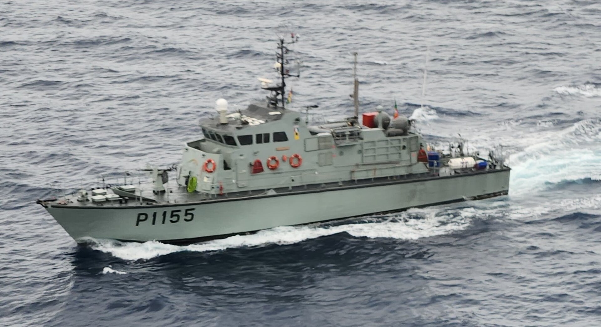 Imagem de referência de NRP Centauro, descrito nos dados abertos como 2000 lancha de fiscalização da Marinha Portuguesa