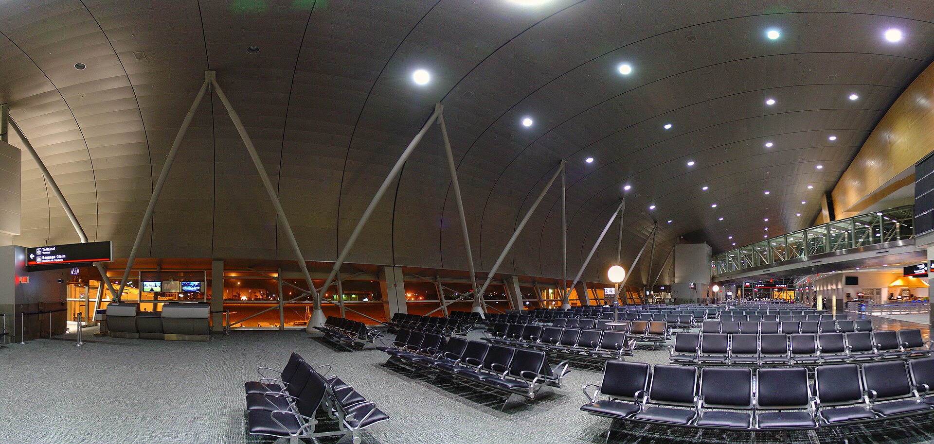 Imagem de referência de Aeroporto Internacional de Miami, descrito nos dados abertos como aeroporto servindo Miami, Flórida, Estados Unidos