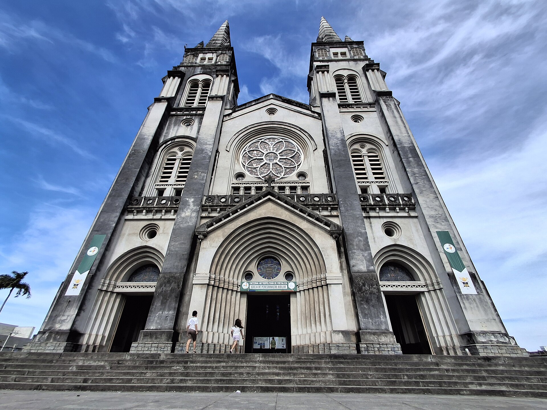 Imagem de referência de Catedral Metropolitana de Fortaleza, descrito nos dados abertos como igreja católica