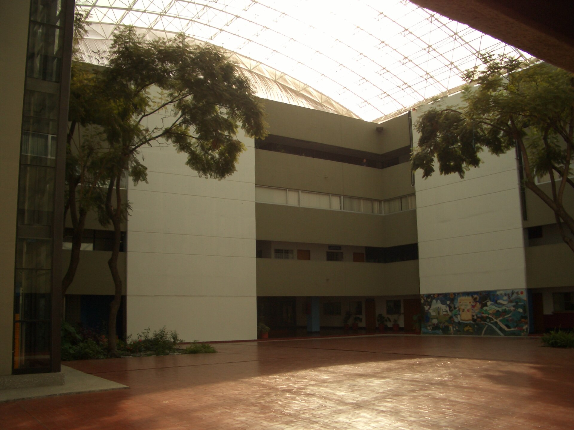 Imagem de referência de Universidad Autónoma Metropolitana Unidad Xochimilco, descrito nos dados abertos como campus da Universidade Autónoma Metropolitana