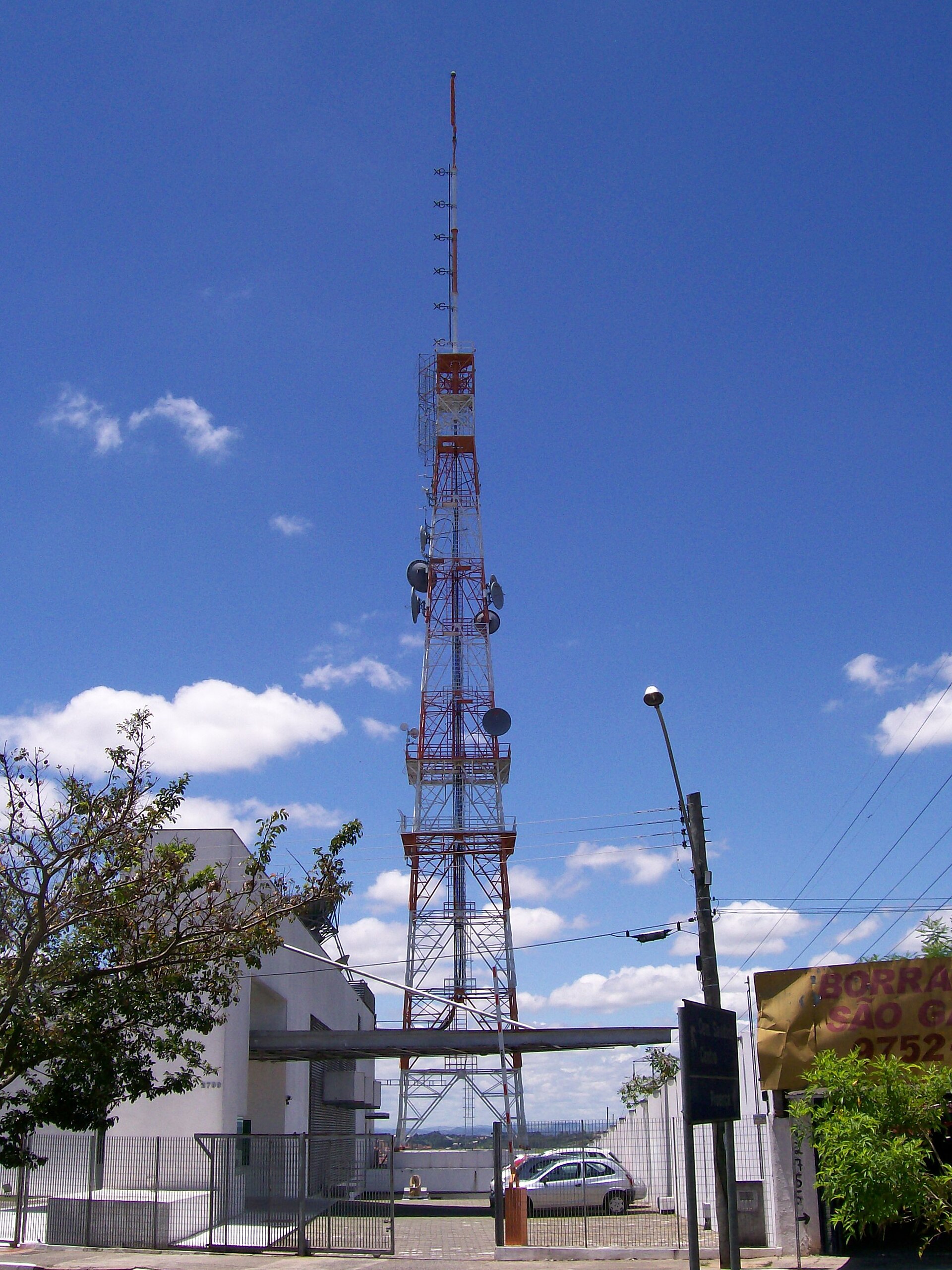Imagem de referência de Educadora FM, descrito nos dados abertos como emissora de rádio pública brasileira com sede em Salvador