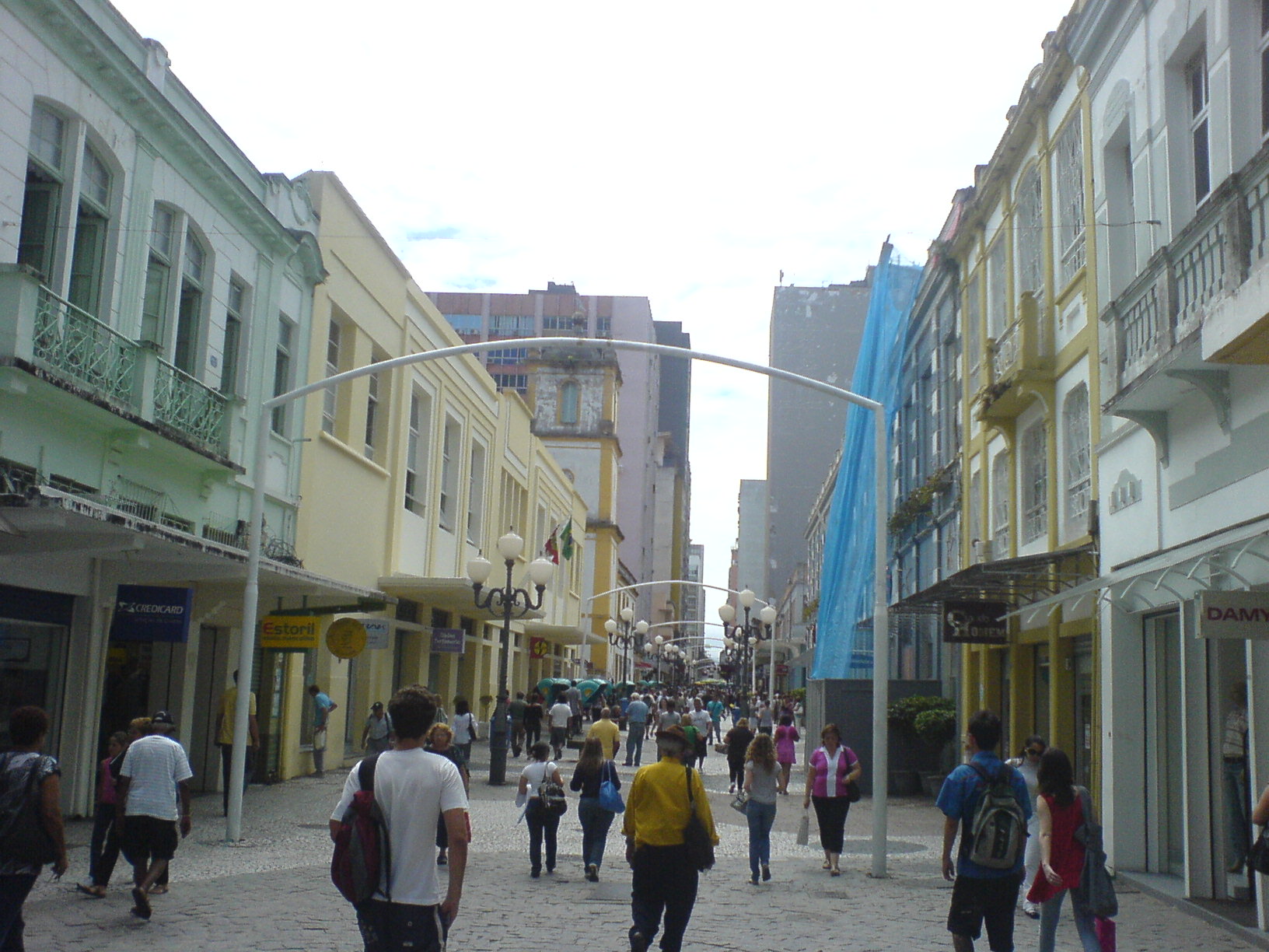 Imagem de referência de Rua Felipe Schmidt, descrito nos dados abertos como street in the center of Florianópolis, Santa Catarina
