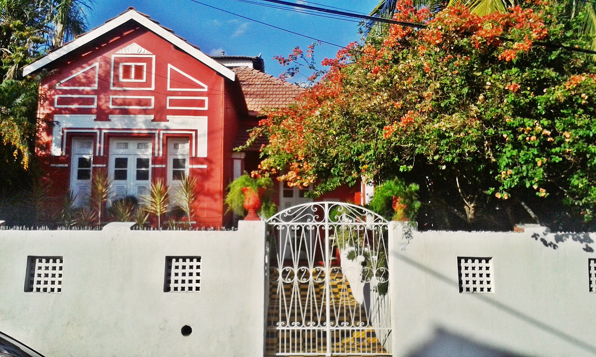 Imagem de referência de Solar dos Sampaios, descrito nos dados abertos como edifício residencial em Palmácia, Ceará, Brasil