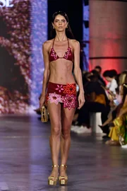 Victor Dzenk, Sun Rose e Almacor levam diversidade ao Metrópoles Catwalk