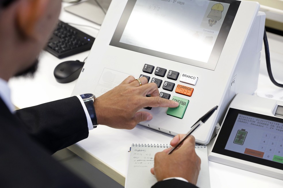 Urna eletrônica: veja quais modelos serão usados nas Eleições 2026