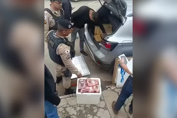 MG: dupla é presa após furtar R$ 12 mil em picanha e whisky de supermercado