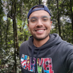 Imagem da matéria: A Walmart encerra a venda deste telemóvel Motorola compacto com vários anos de atualizações e fones de ouvido de presente