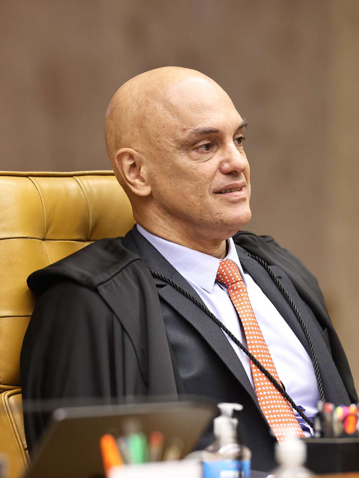 Fachin tira Moraes da relatoria do inquérito das fake news em meio a crise no STF