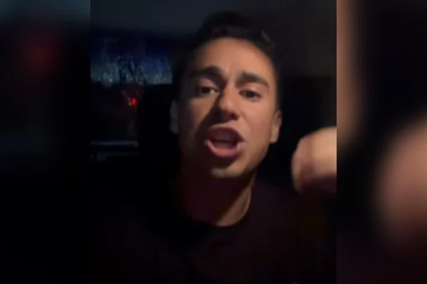 Cobrado por ala bolsonarista, Nikolas tenta fortalecer Flávio em Minas - destaque galeria