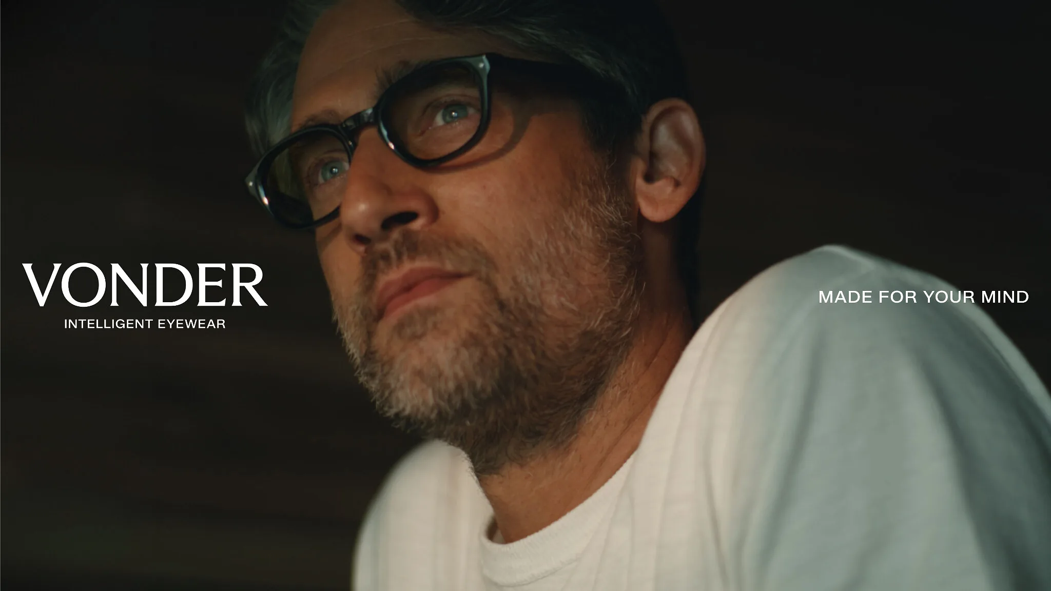 A ótica inteligente VONDER estreia com seis modelos de armação e sem câmera