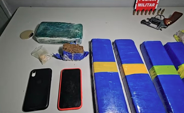 Jovem é preso por tráfico em Lucena e, na delegacia, diz que mãe também participava do esquema