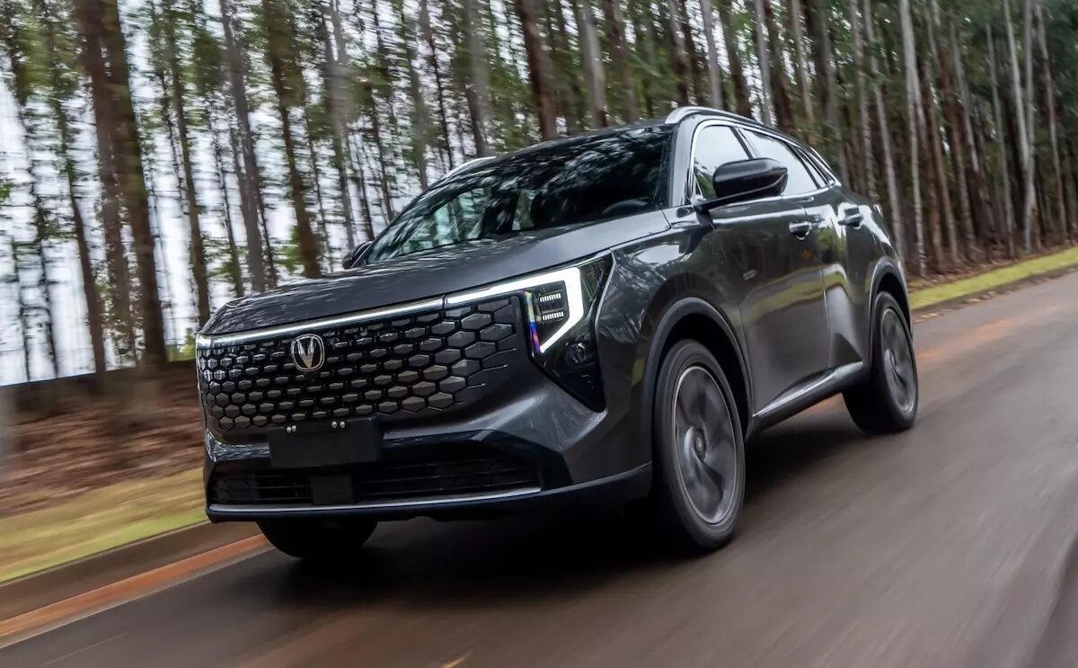 Por R$ 145 mil, você vai de Jeep Avenger ou Changan CS55? Veja comparação