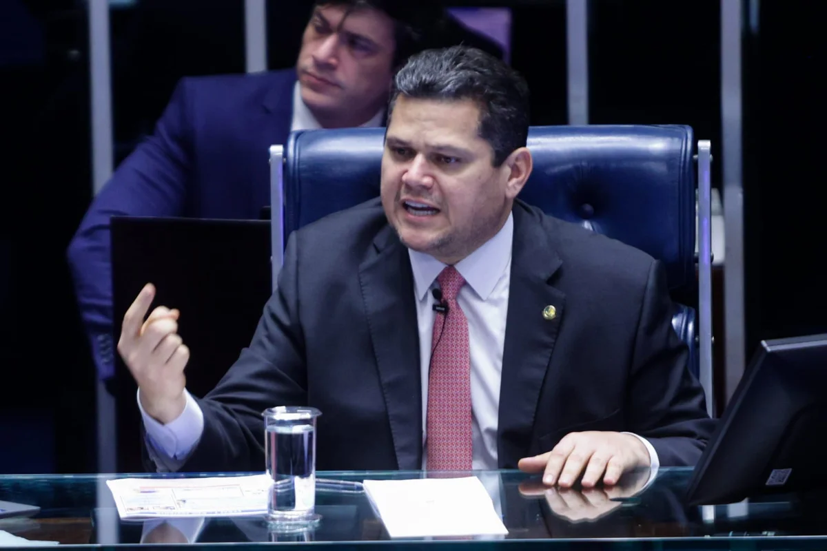Derrubada do decreto presidencial que reajustava o IOF Davi Alcolumbre União-AP diz que o Congresso mais ajudou do que atrapalhou o Governo - Metropoles