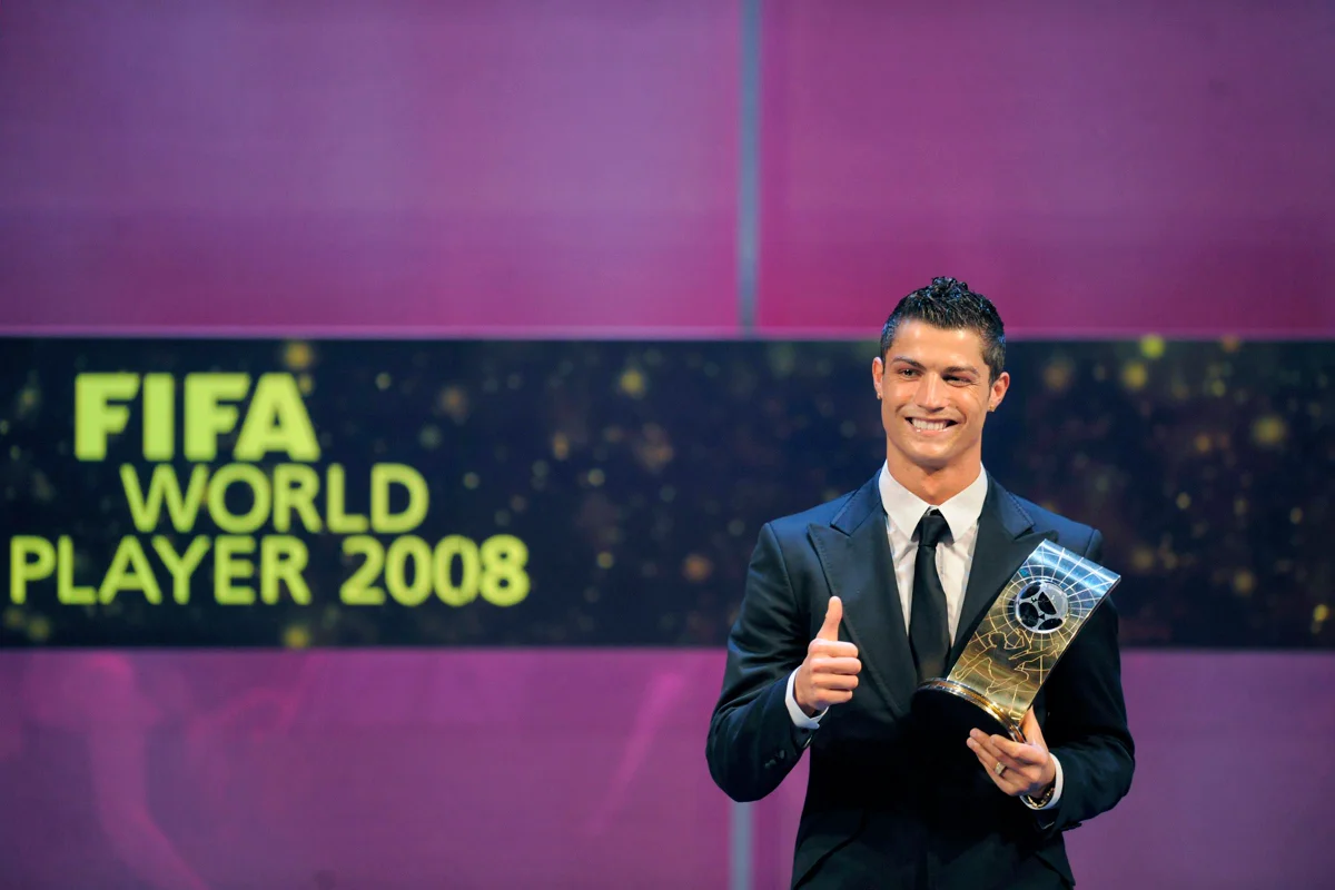 Cristiano Ronaldo lidera votação da Bola de Ouro de todos os tempos