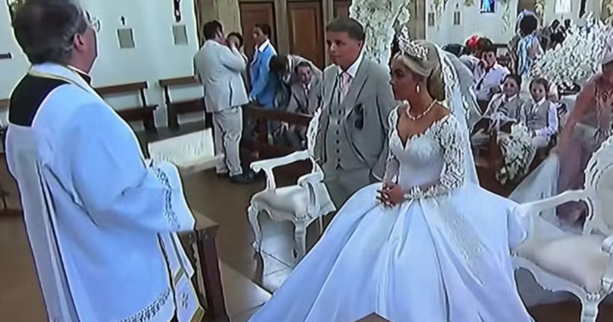 Noiva perde a paciência e grita com convidados em igreja: 'Calem a boca'